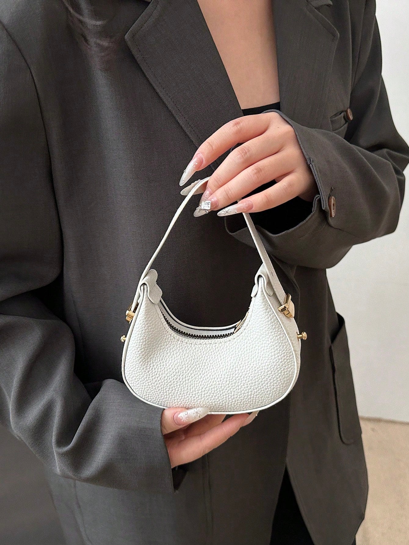 Mini Cute Leopard Print Shoulder Bag For Women, Fashionable & High-Quality Half Moon Shape Handbag, Stylish & Lightweight, Fall Winter Fashionable Cheetah Print Purse For Women, New Fall Winter Tiger Print Bag For Women