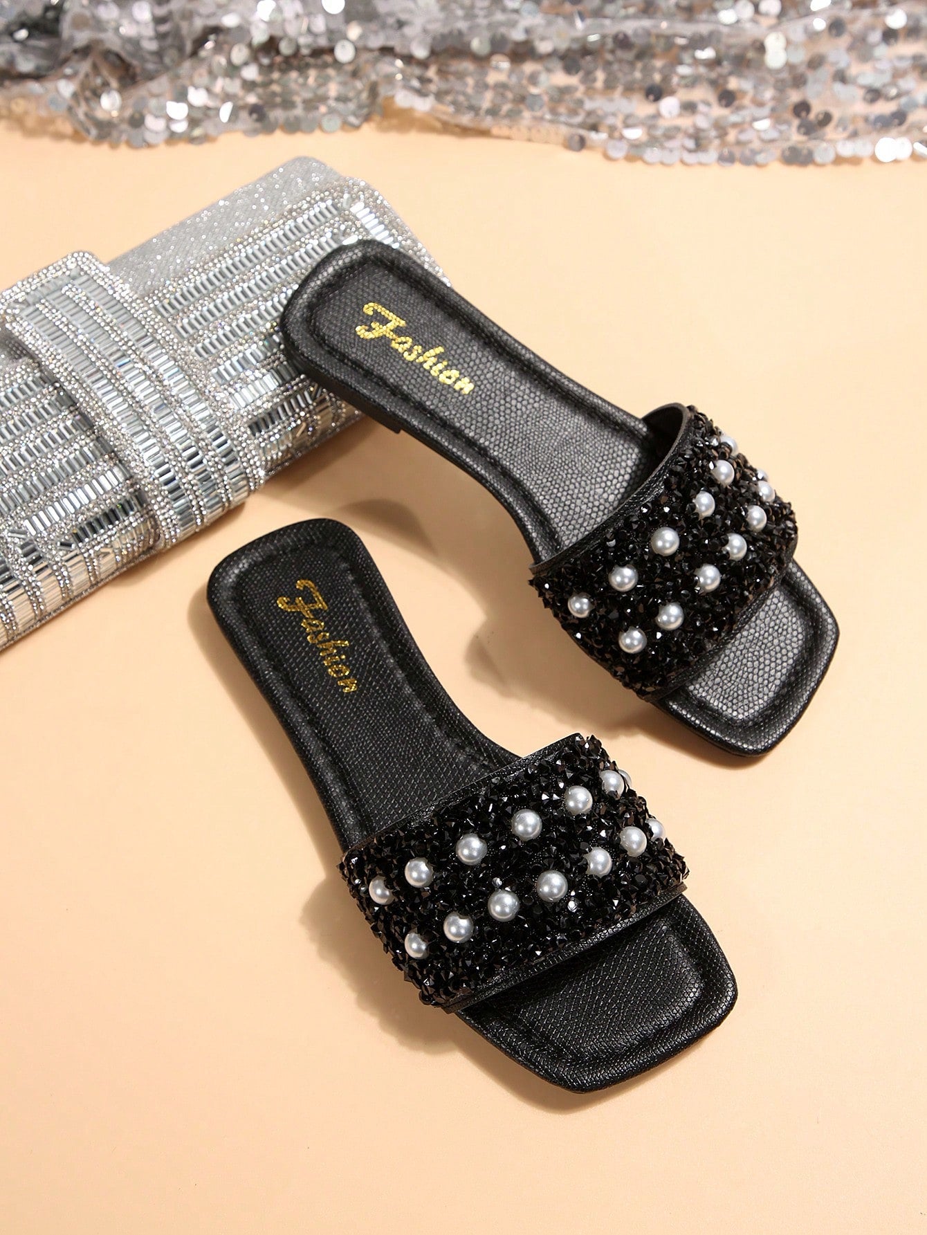 New Plus Size Luxury Anti-Slip Square Toe Mule Rhinestone & Pearl Embellished Fashion Versatile Women Beach Vacation Sandals