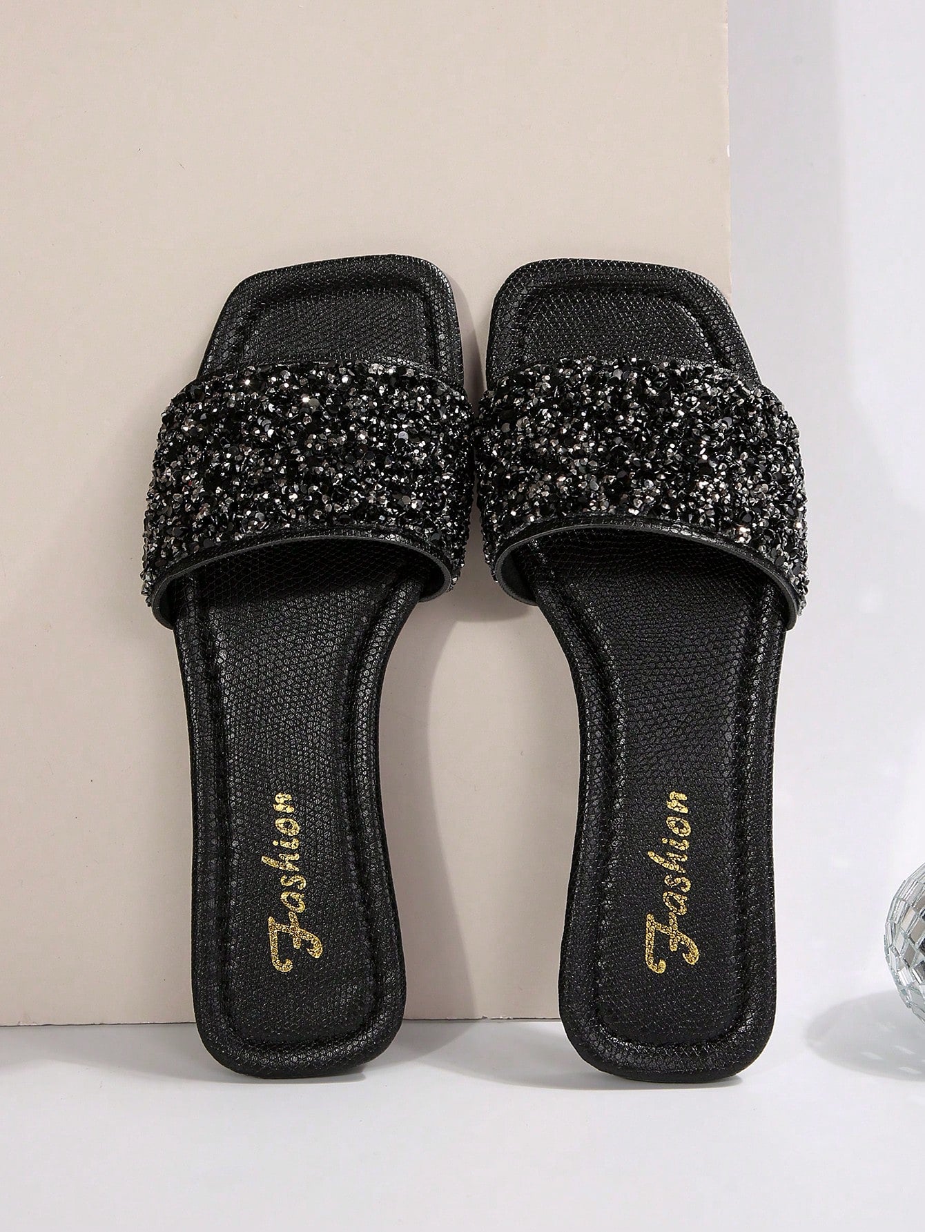 New Plus Size Luxury Anti-Slip Square Toe Mule Rhinestone & Pearl Embellished Fashion Versatile Women Beach Vacation Sandals