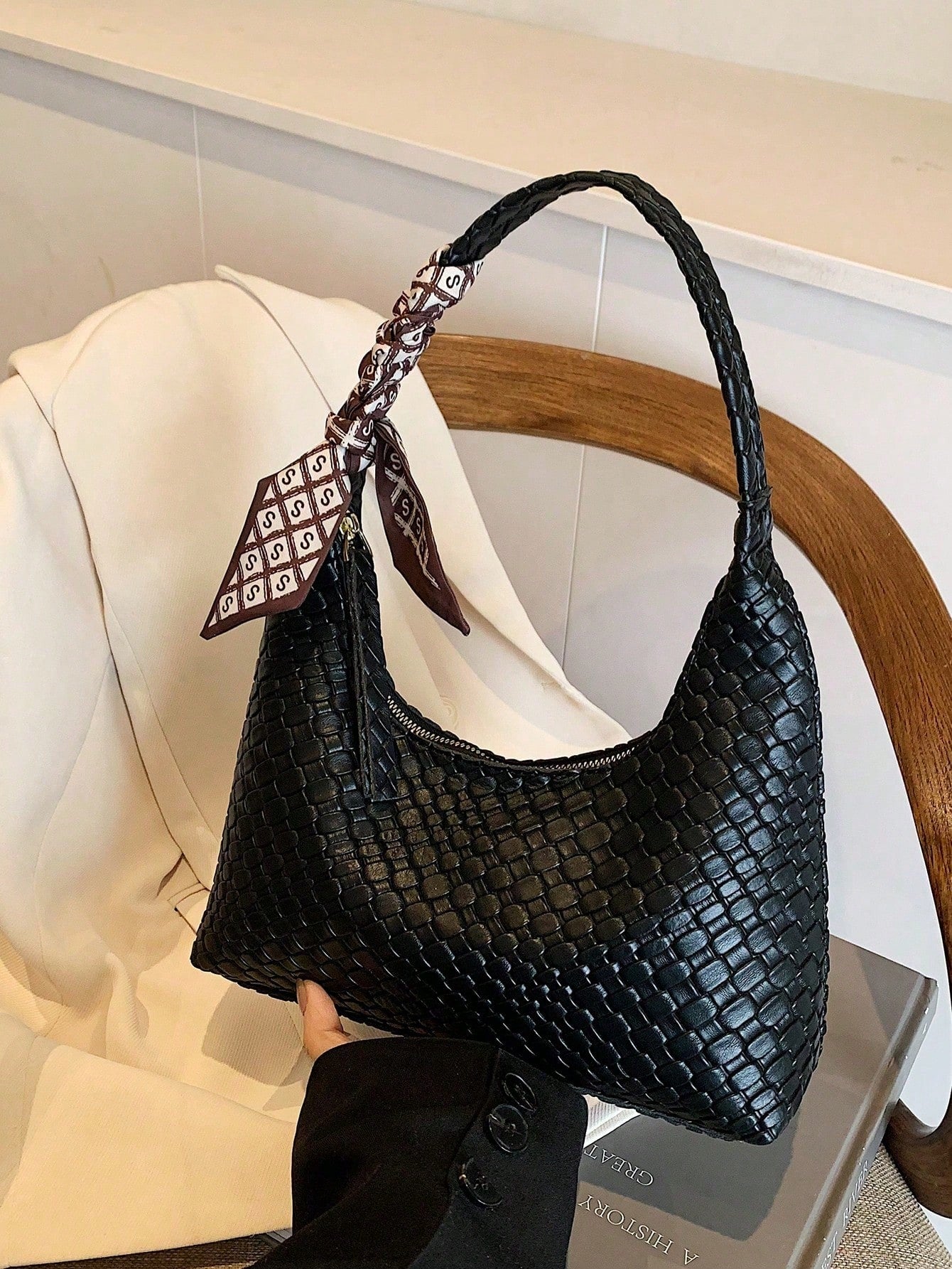 Minimalist Women's Shoulder Bag With Scarf