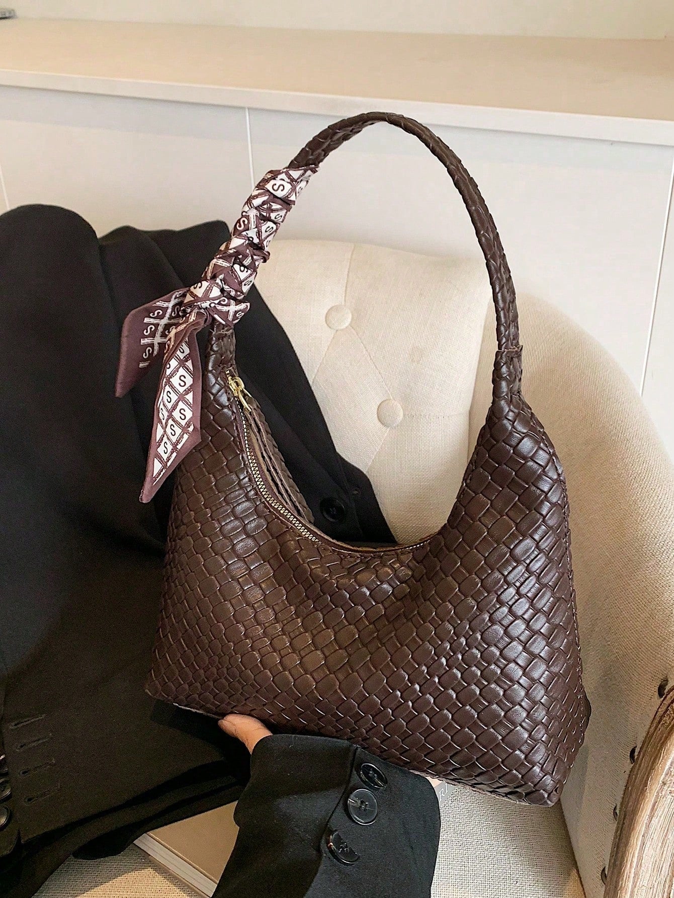 Minimalist Women's Shoulder Bag With Scarf