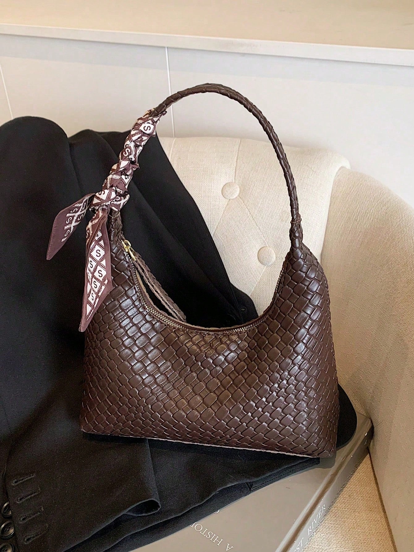 Minimalist Women's Shoulder Bag With Scarf