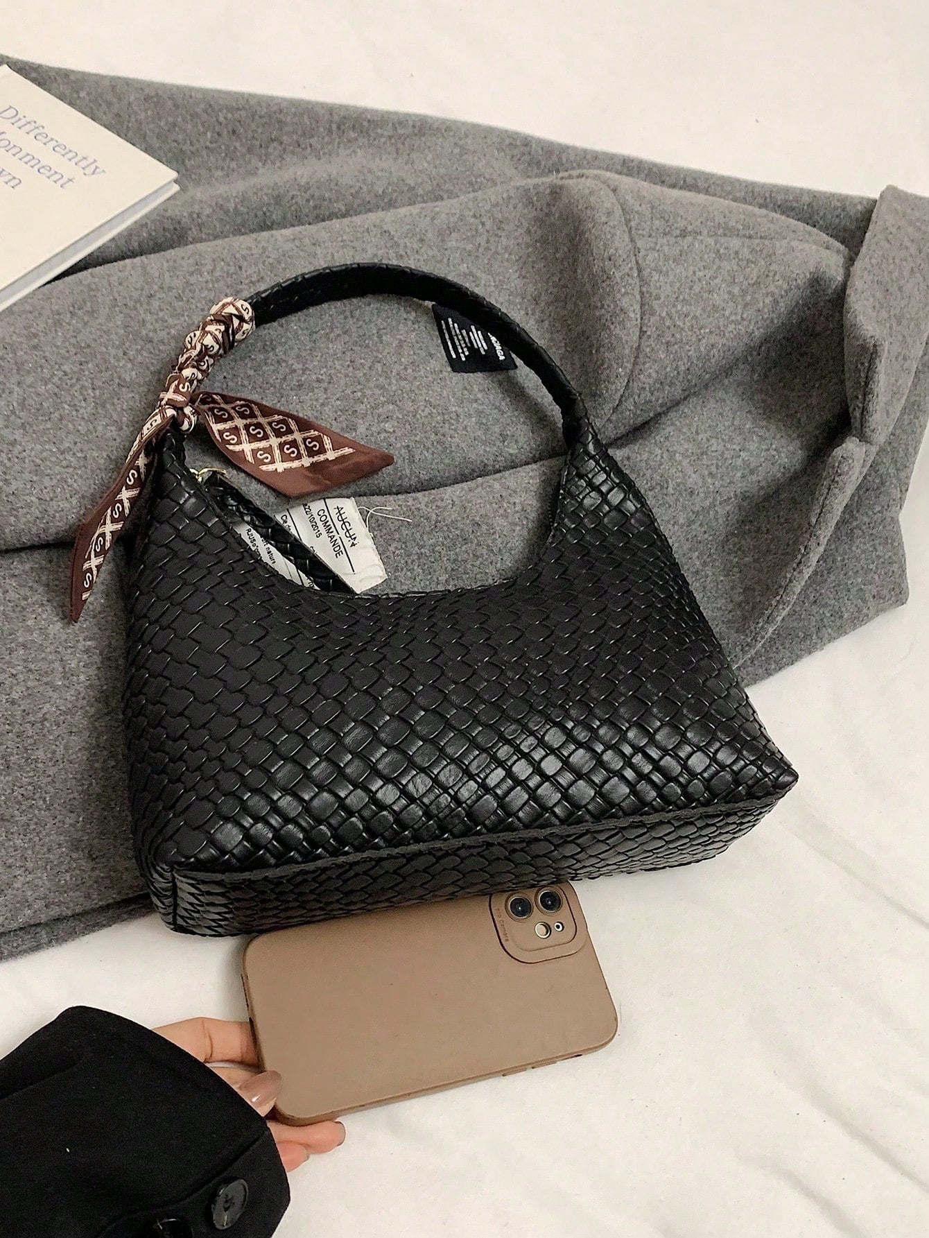 Minimalist Women's Shoulder Bag With Scarf