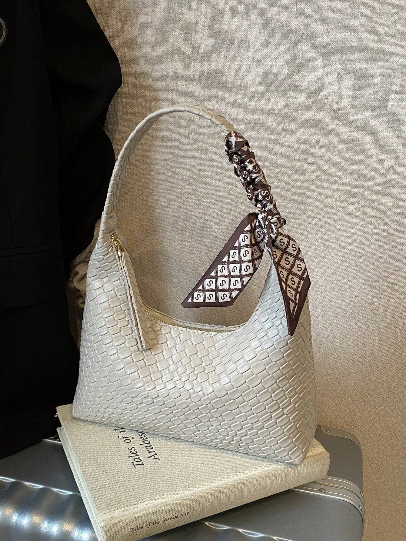 Minimalist Women's Shoulder Bag With Scarf