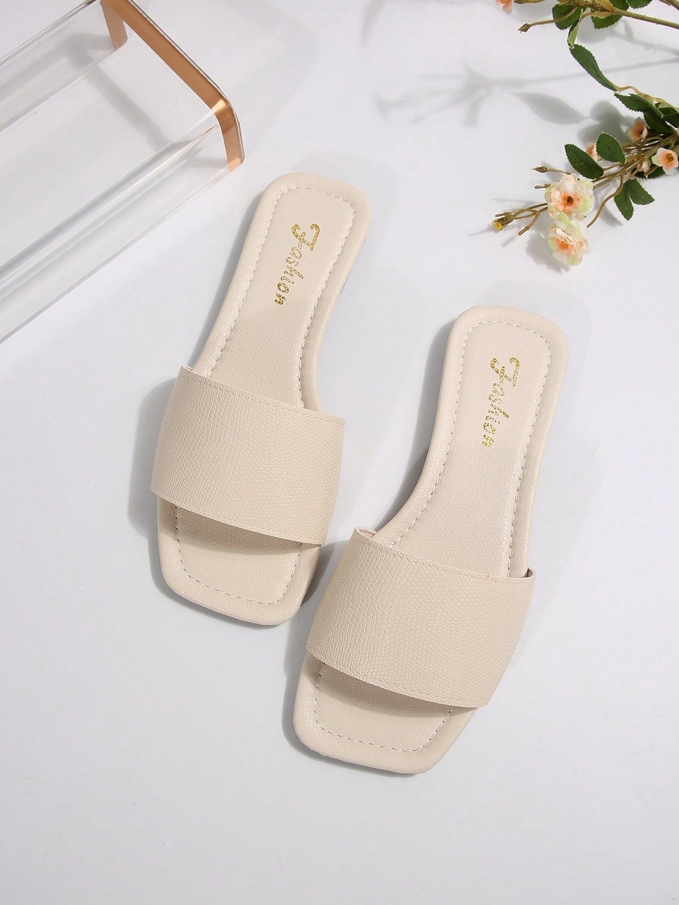 Plus Size Women's Black Slide Sandals, Spring/Summer New Black Square Toe Flat Sandals Suitable With Dresses To Make Legs Look Longer, Beach Slippers For Fashionable Girls, Non-Slip Indoor Slippers, Cute Girls' Plastic