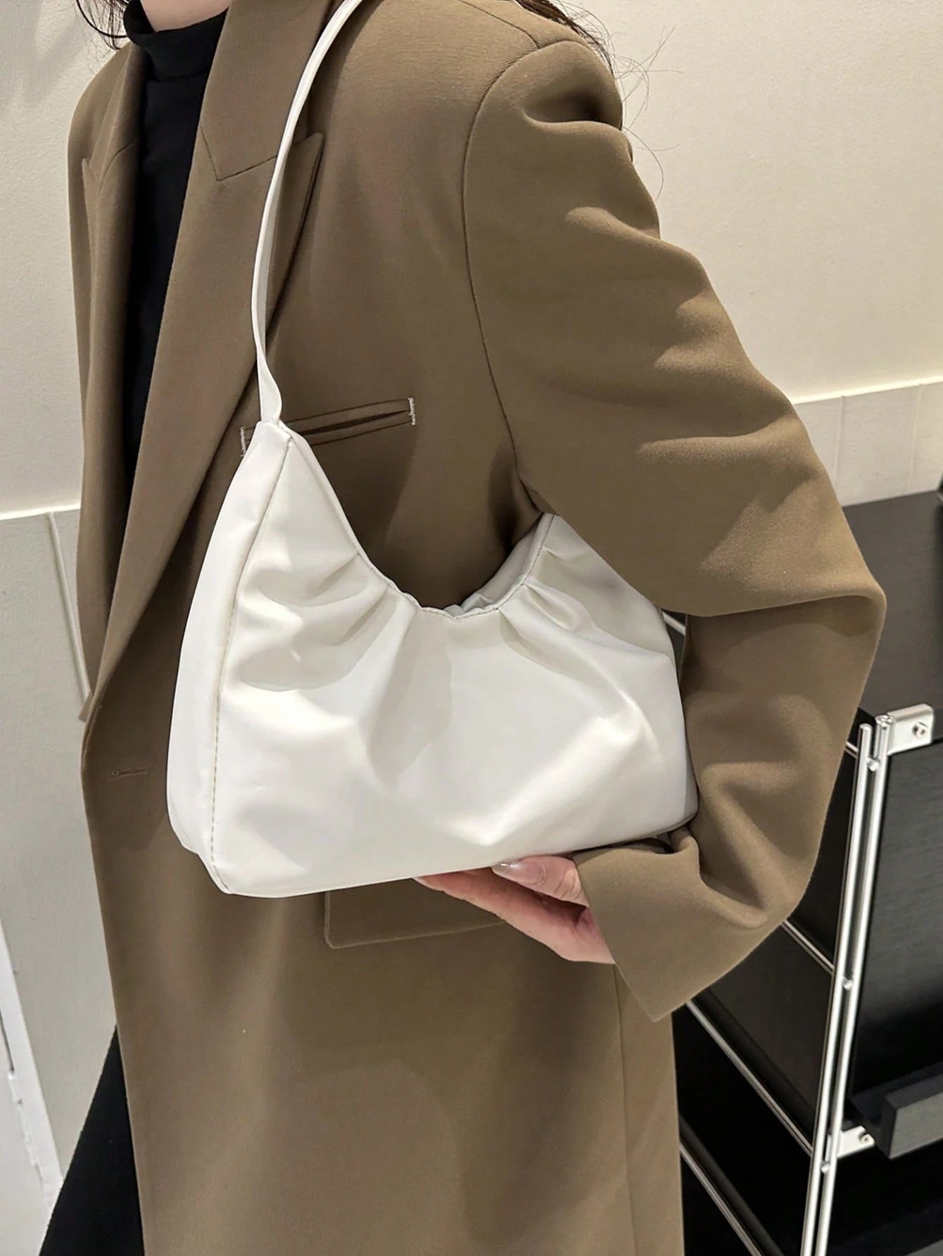 Stylish Shoulder Bag, New Solid Color Pleated Fresh Handbag With Quality Underarm Design, Suitable For Spring & Autumn