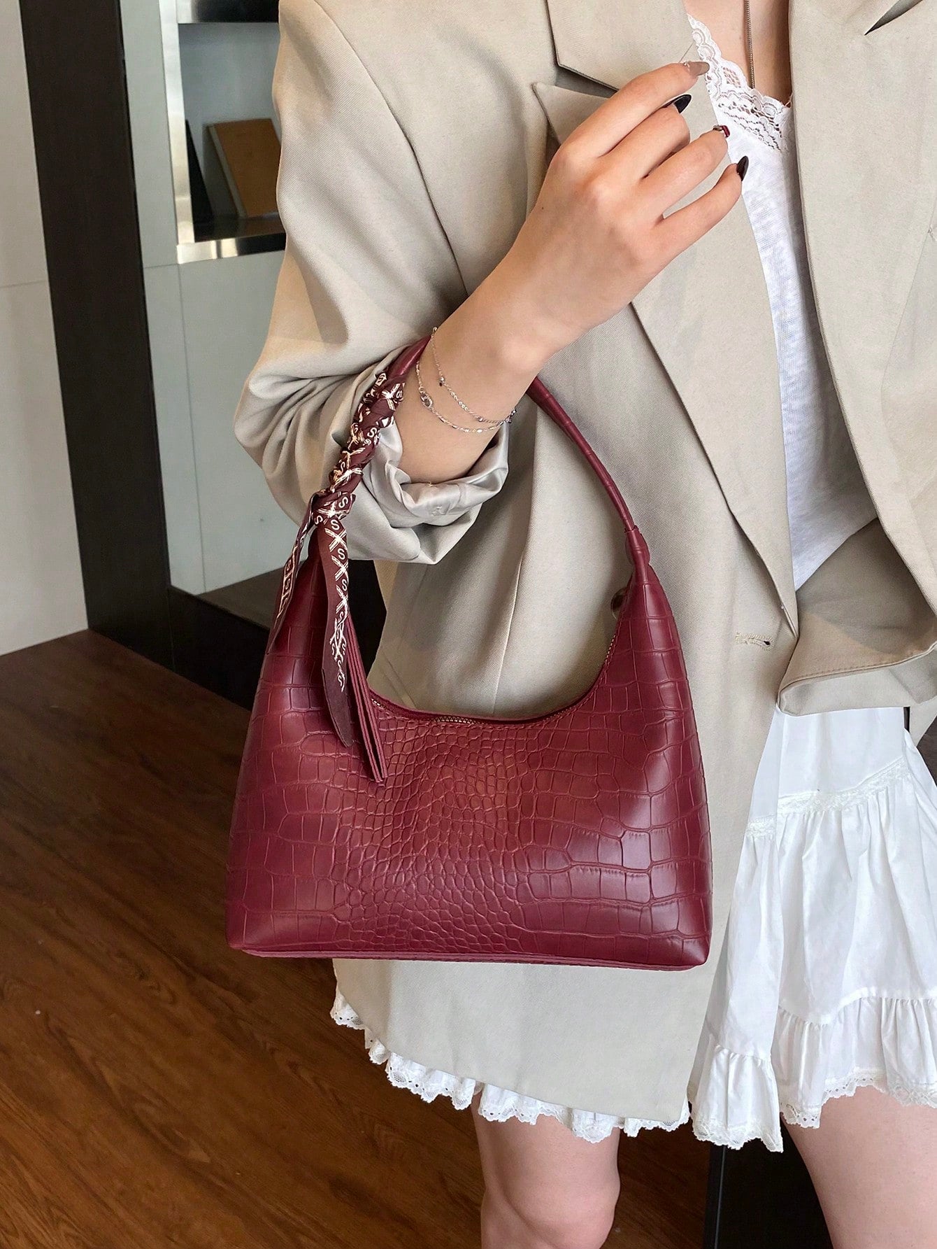 Minimalist Women's Shoulder Bag With Scarf