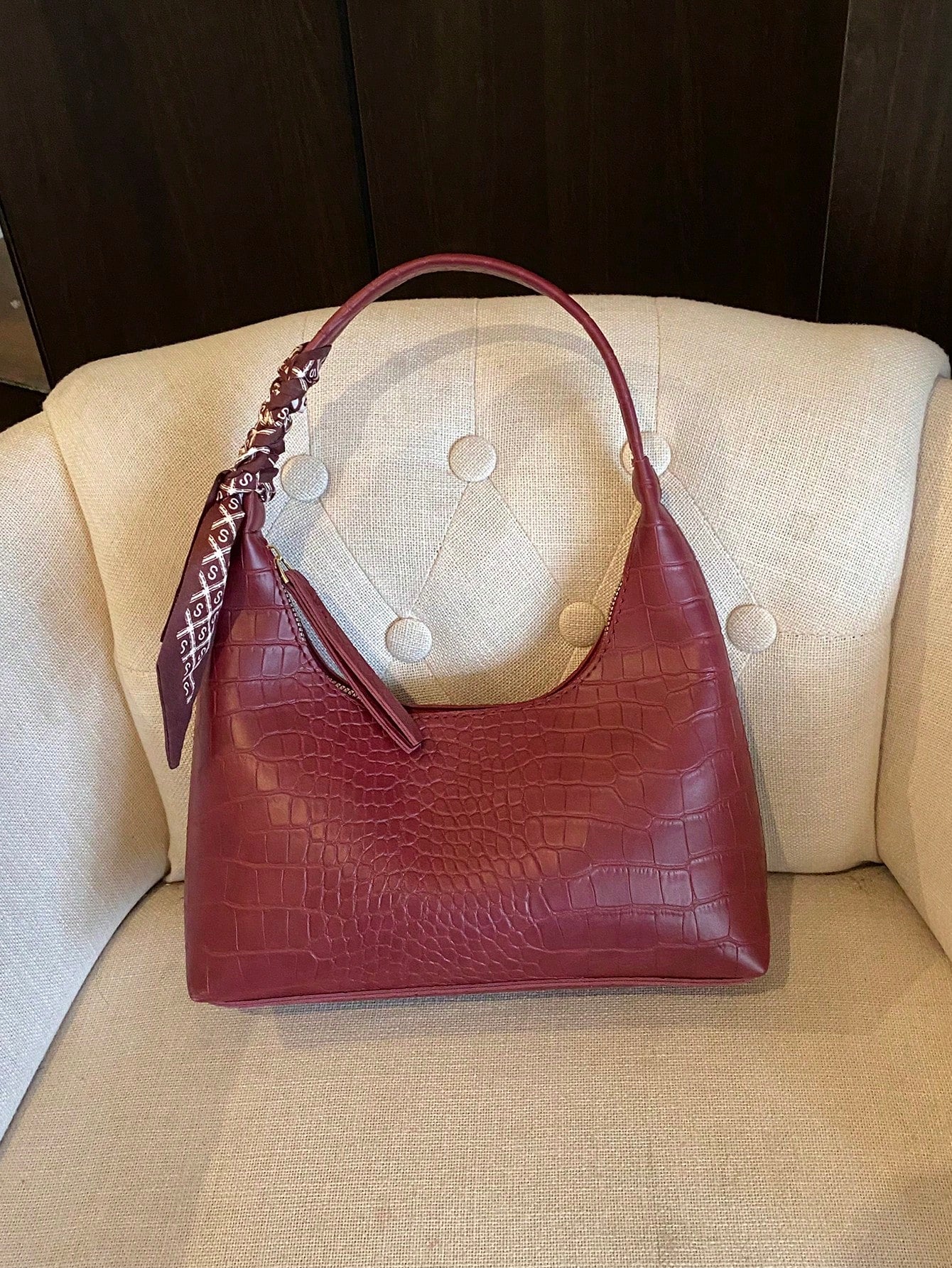 Minimalist Women's Shoulder Bag With Scarf