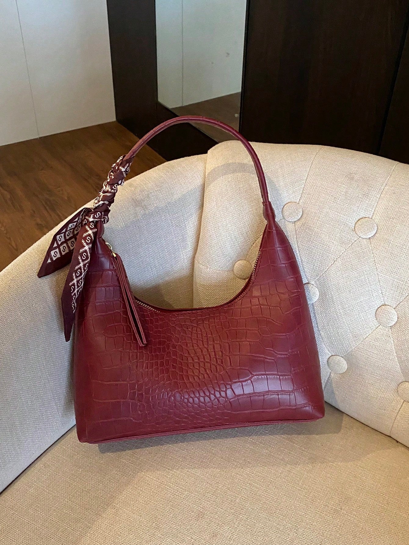 Minimalist Women's Shoulder Bag With Scarf