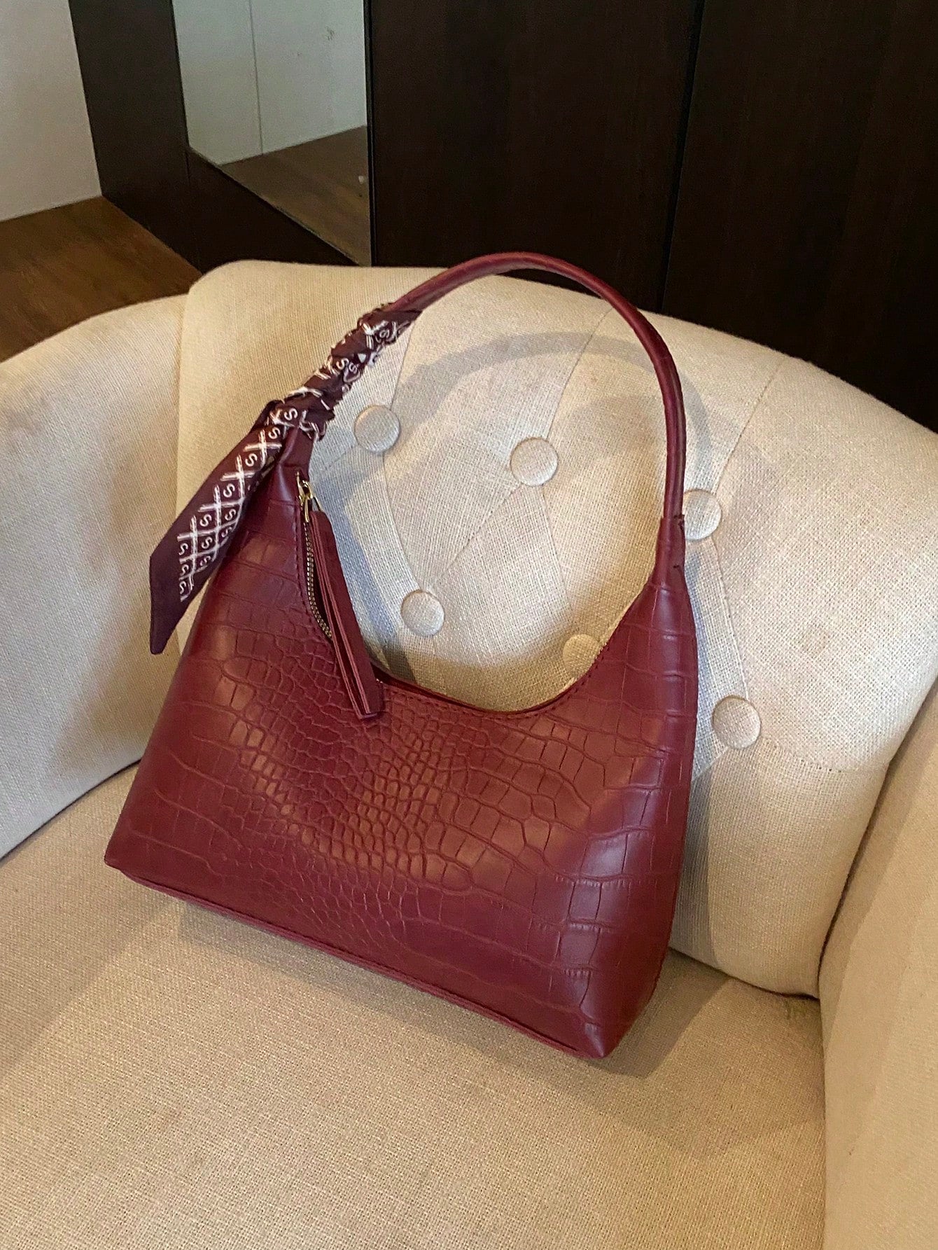 Minimalist Women's Shoulder Bag With Scarf