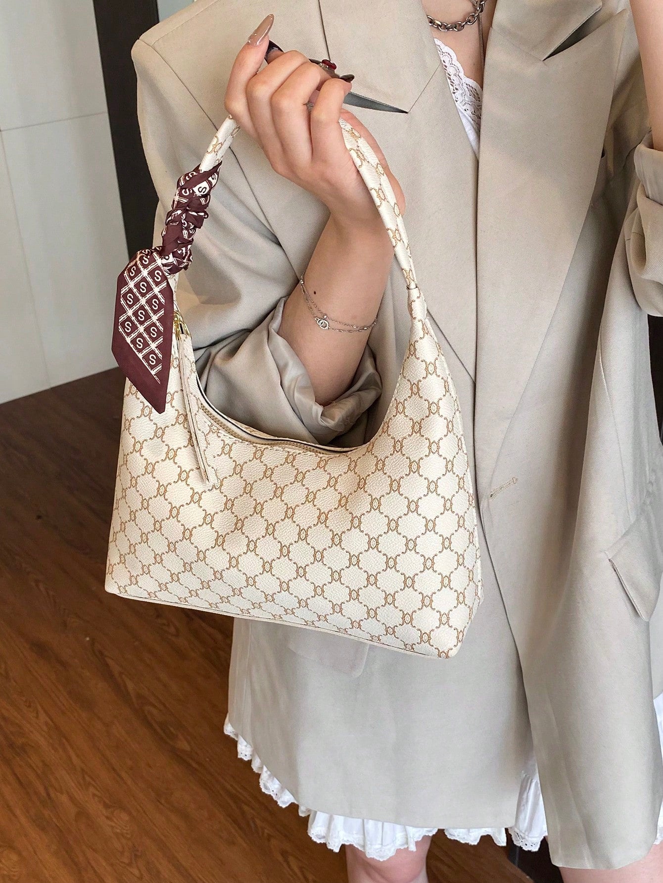 Minimalist Women's Shoulder Bag With Scarf