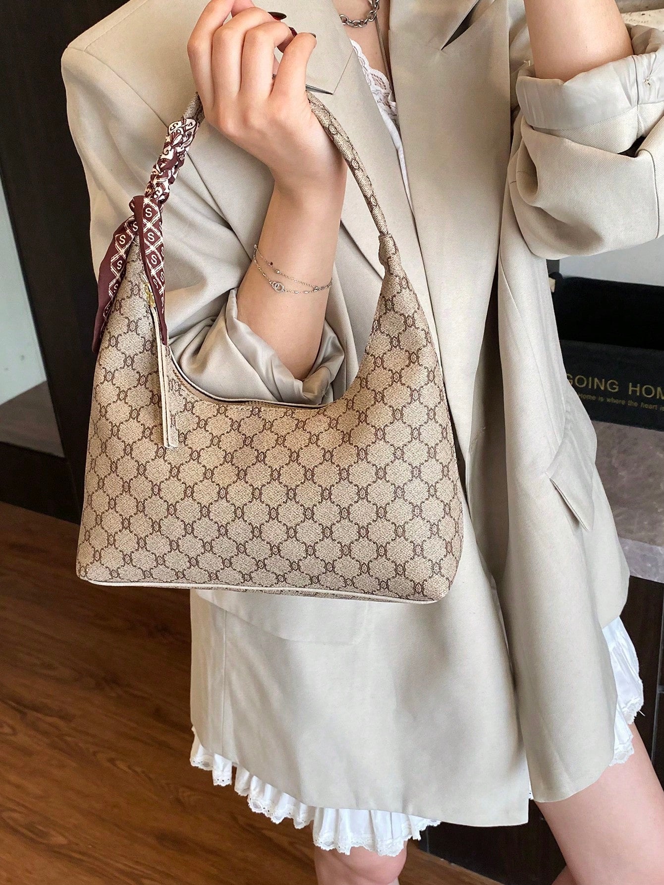 Minimalist Women's Shoulder Bag With Scarf