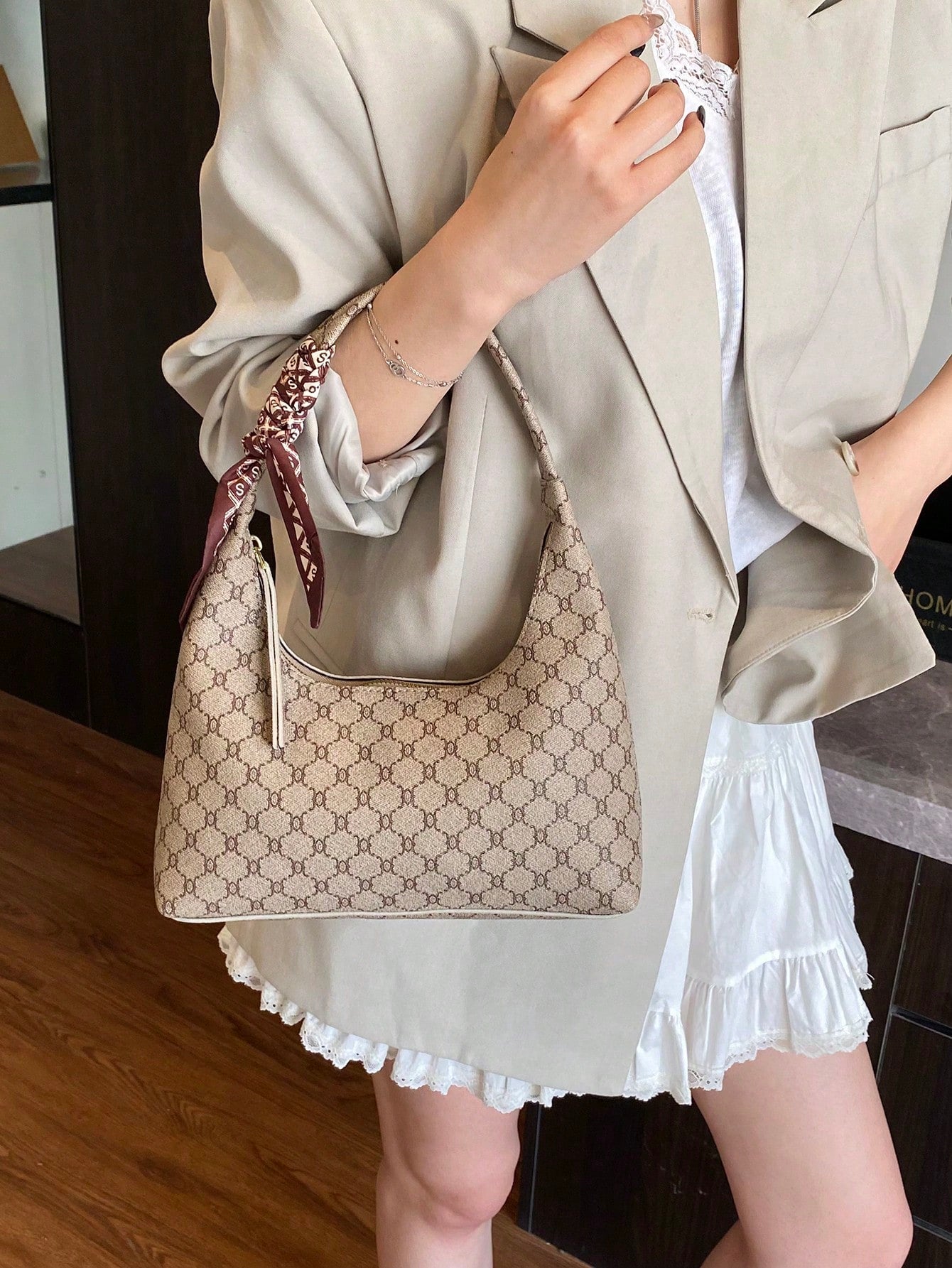 Minimalist Women's Shoulder Bag With Scarf