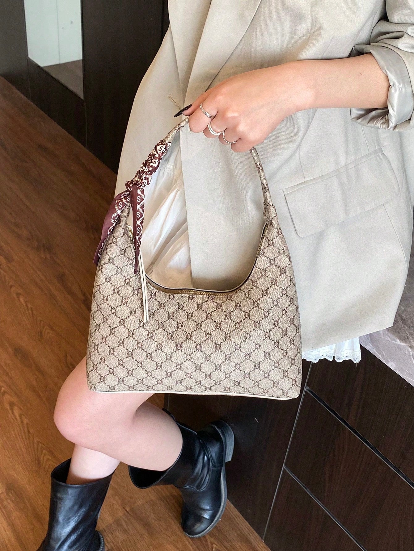 Minimalist Women's Shoulder Bag With Scarf