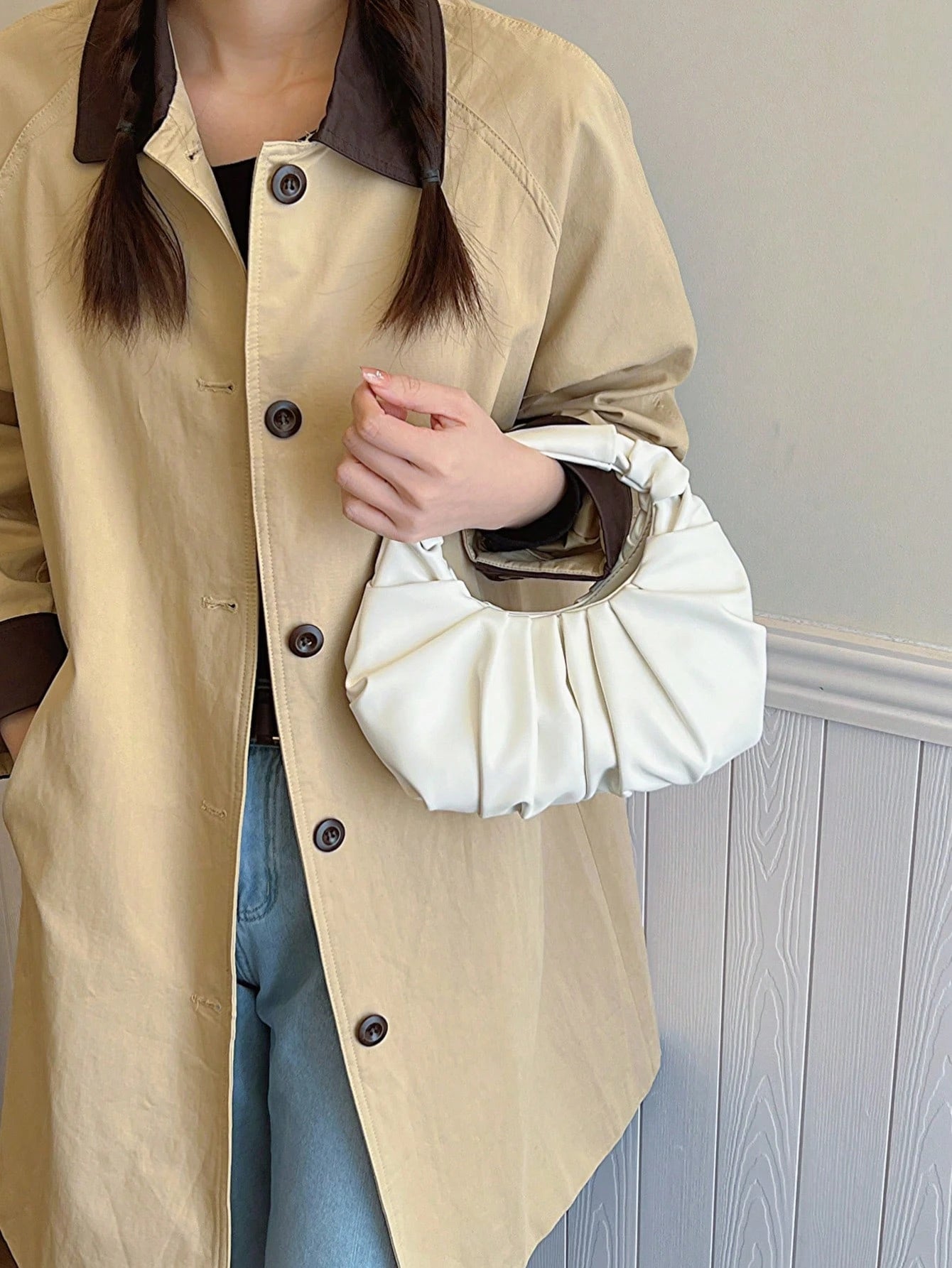 2024 New Style Cloud-Shaped Ruched Orange Bag, Handheld Bag, Versatile Casual Women's Bag, Crescent-Shaped Clutch Bag