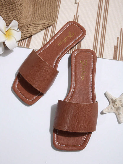 Plus Size Women's Black Slide Sandals, Spring/Summer New Black Square Toe Flat Sandals Suitable With Dresses To Make Legs Look Longer, Beach Slippers For Fashionable Girls, Non-Slip Indoor Slippers, Cute Girls' Plastic