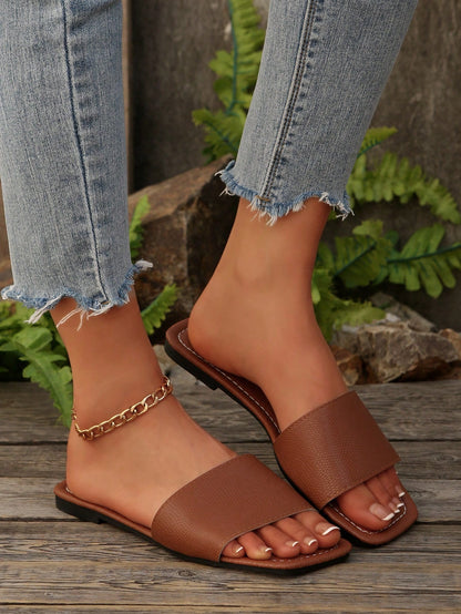 Plus Size Women's Black Slide Sandals, Spring/Summer New Black Square Toe Flat Sandals Suitable With Dresses To Make Legs Look Longer, Beach Slippers For Fashionable Girls, Non-Slip Indoor Slippers, Cute Girls' Plastic