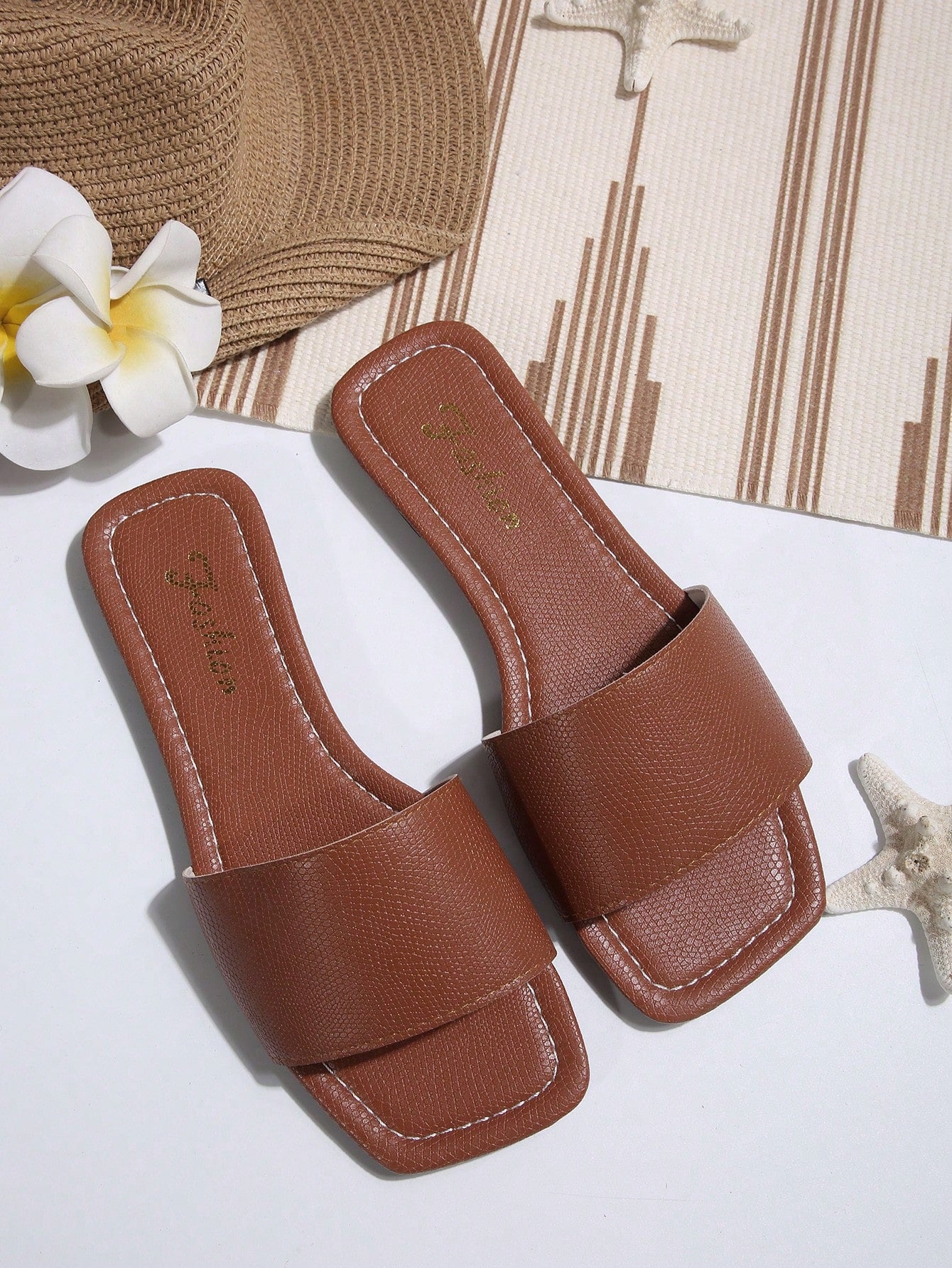 Plus Size Women's Black Slide Sandals, Spring/Summer New Black Square Toe Flat Sandals Suitable With Dresses To Make Legs Look Longer, Beach Slippers For Fashionable Girls, Non-Slip Indoor Slippers, Cute Girls' Plastic