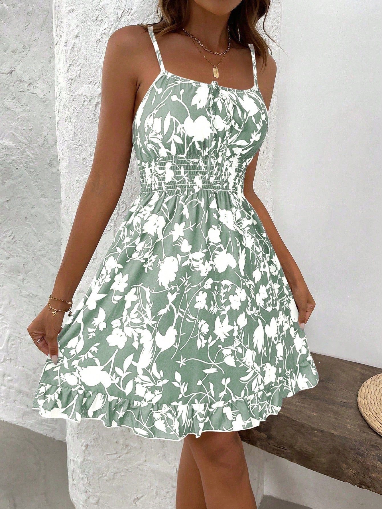 SHEIN PETITE Summer Printed Waist Cinching Sexy Strapless Bodycon Dress, Vintage Floral Print Waist Tightening Sexy Petite Strap Dress, Fashion Waist Cinching Sexy Floral Print Lady-Like Dress