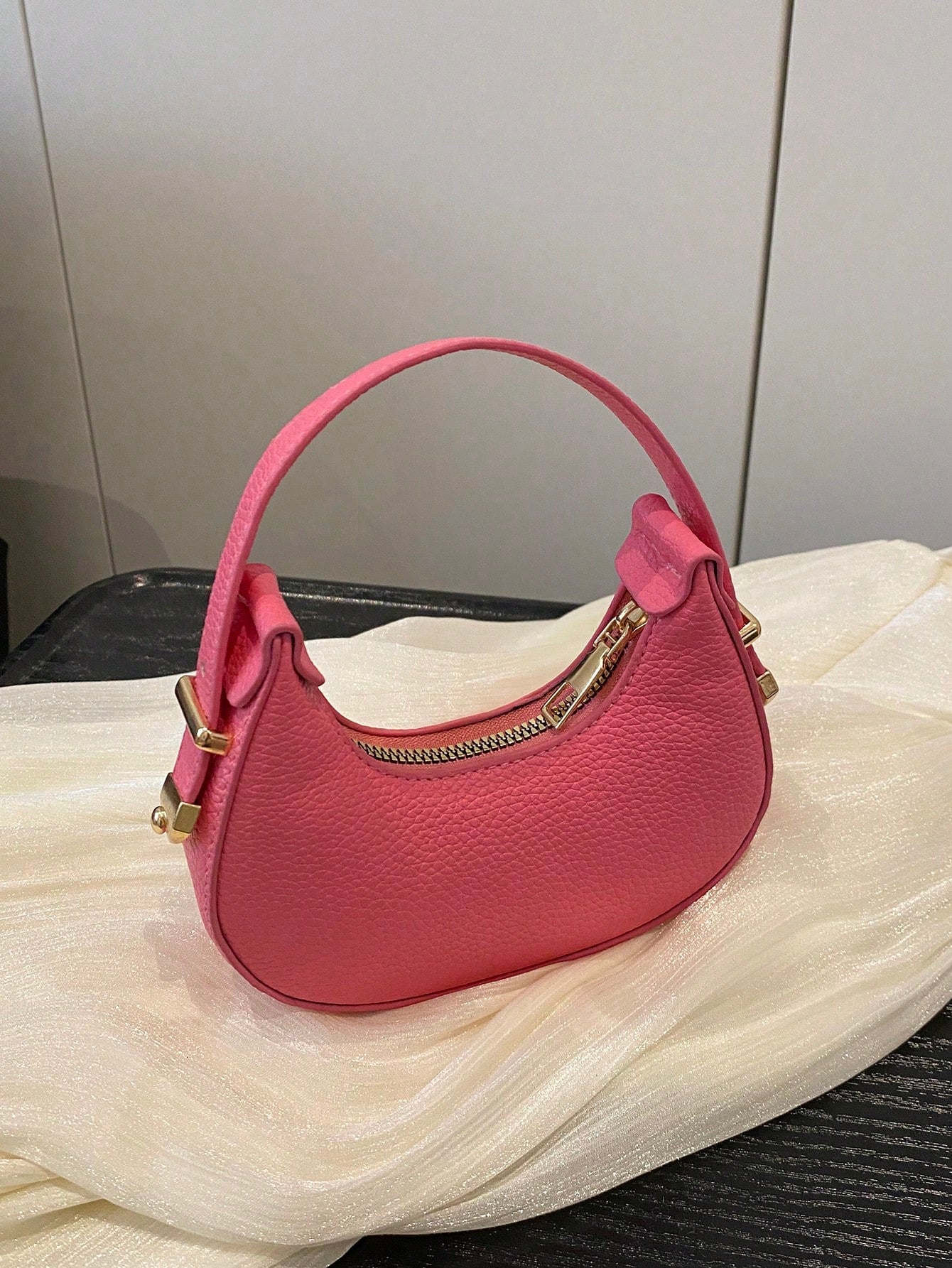 Mini Cute Leopard Print Shoulder Bag For Women, Fashionable & High-Quality Half Moon Shape Handbag, Stylish & Lightweight, Fall Winter Fashionable Cheetah Print Purse For Women, New Fall Winter Tiger Print Bag For Women