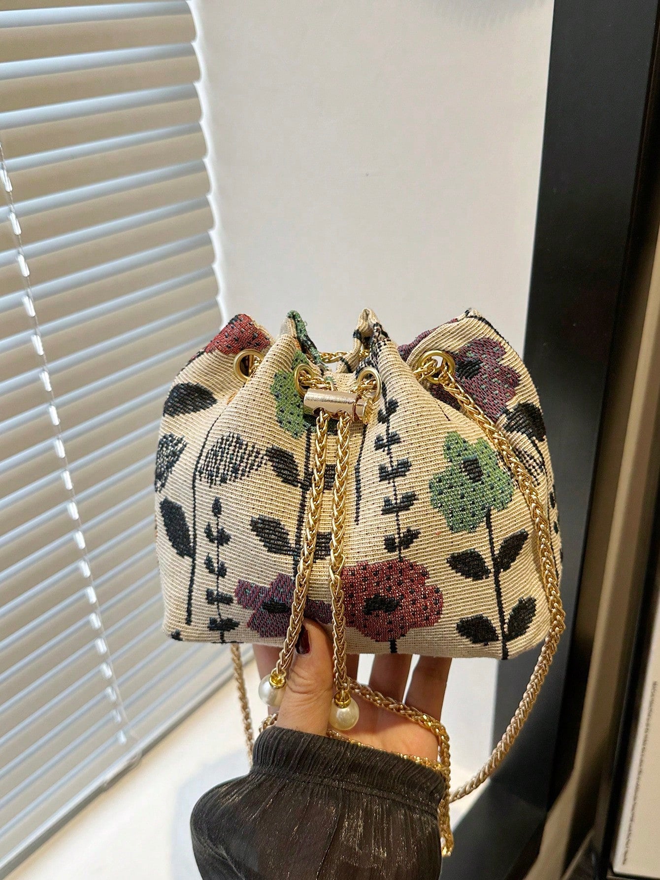 Fashion Solid Color Hollow Out Woven Chain Drawstring Mini Crossbody Bucket Bag