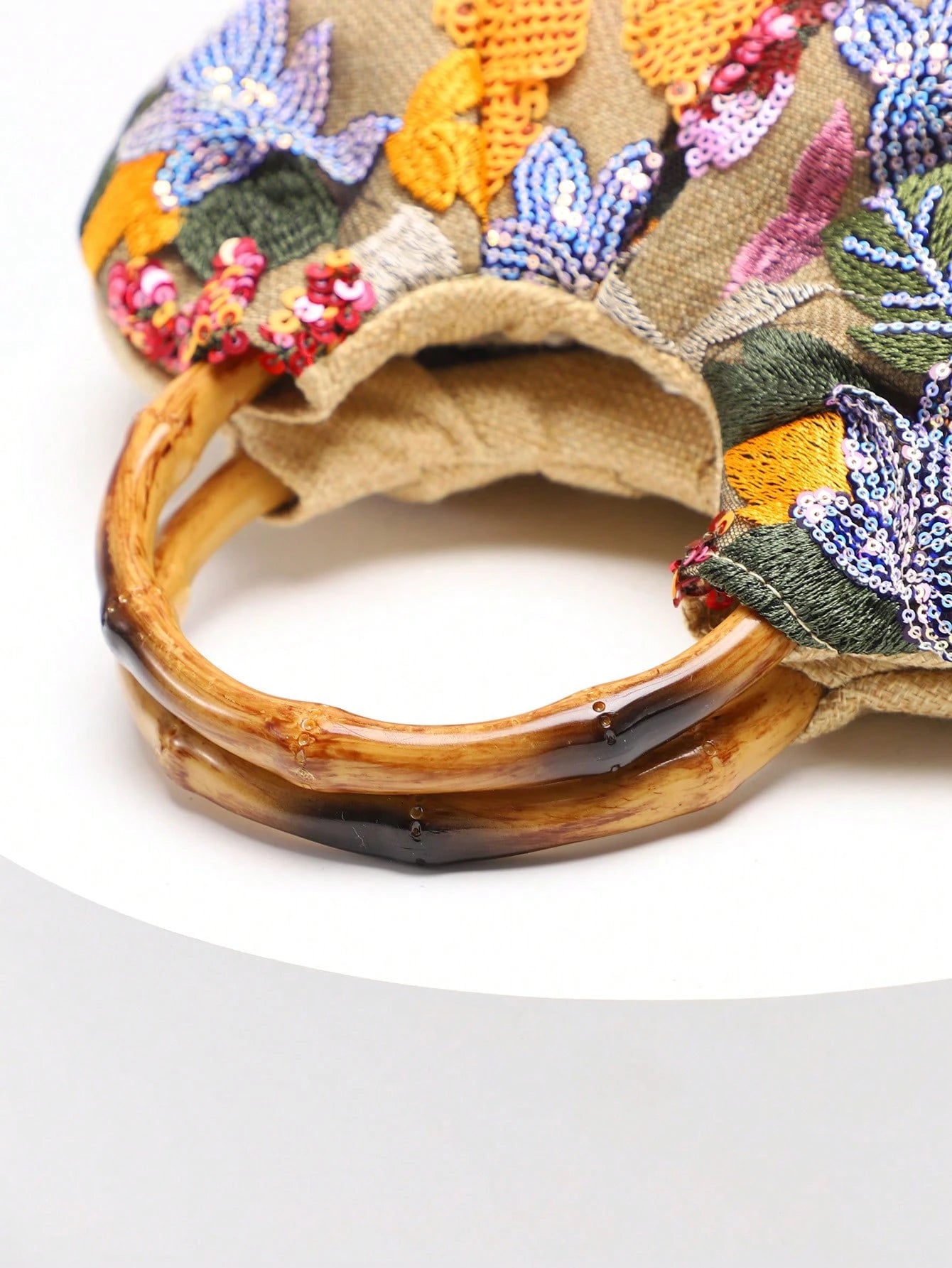 2024 Spring New Arrival Women Handbag, One Piece Of Solid Color Pearl Glossy PU Cloud Bag, Fashionable And Concise Stitching Design With Elegant Elegant For Lady, Foldable And Wrinkled Bag Style.