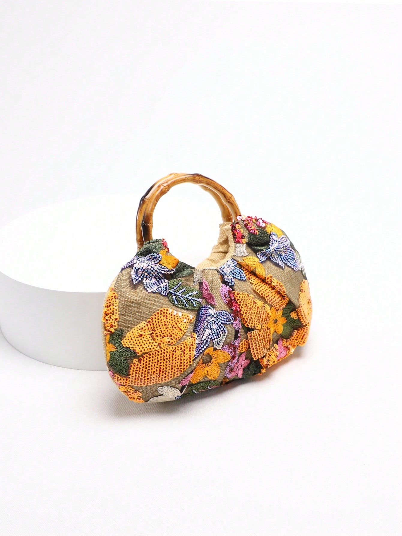 2024 Spring New Arrival Women Handbag, One Piece Of Solid Color Pearl Glossy PU Cloud Bag, Fashionable And Concise Stitching Design With Elegant Elegant For Lady, Foldable And Wrinkled Bag Style.