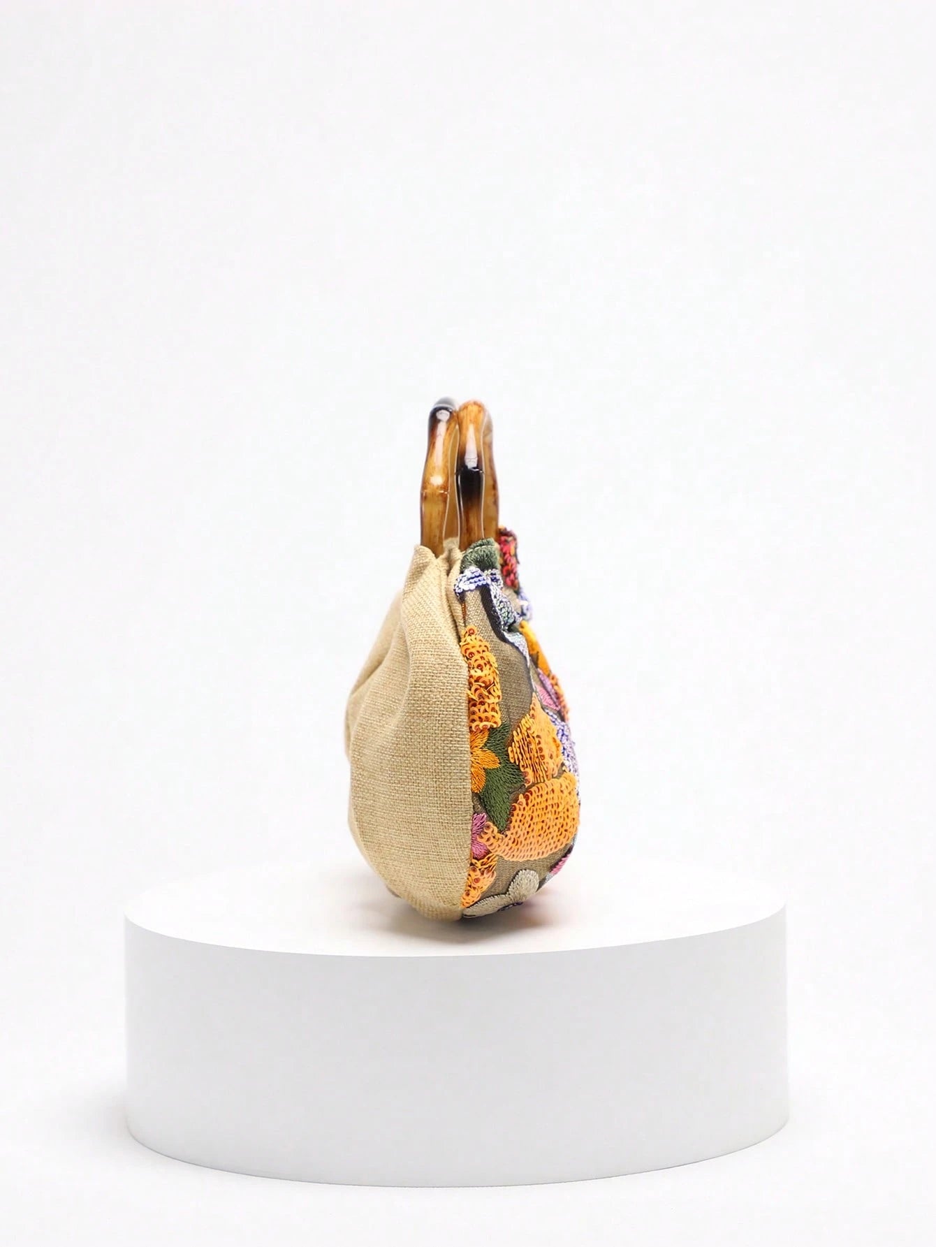 2024 Spring New Arrival Women Handbag, One Piece Of Solid Color Pearl Glossy PU Cloud Bag, Fashionable And Concise Stitching Design With Elegant Elegant For Lady, Foldable And Wrinkled Bag Style.