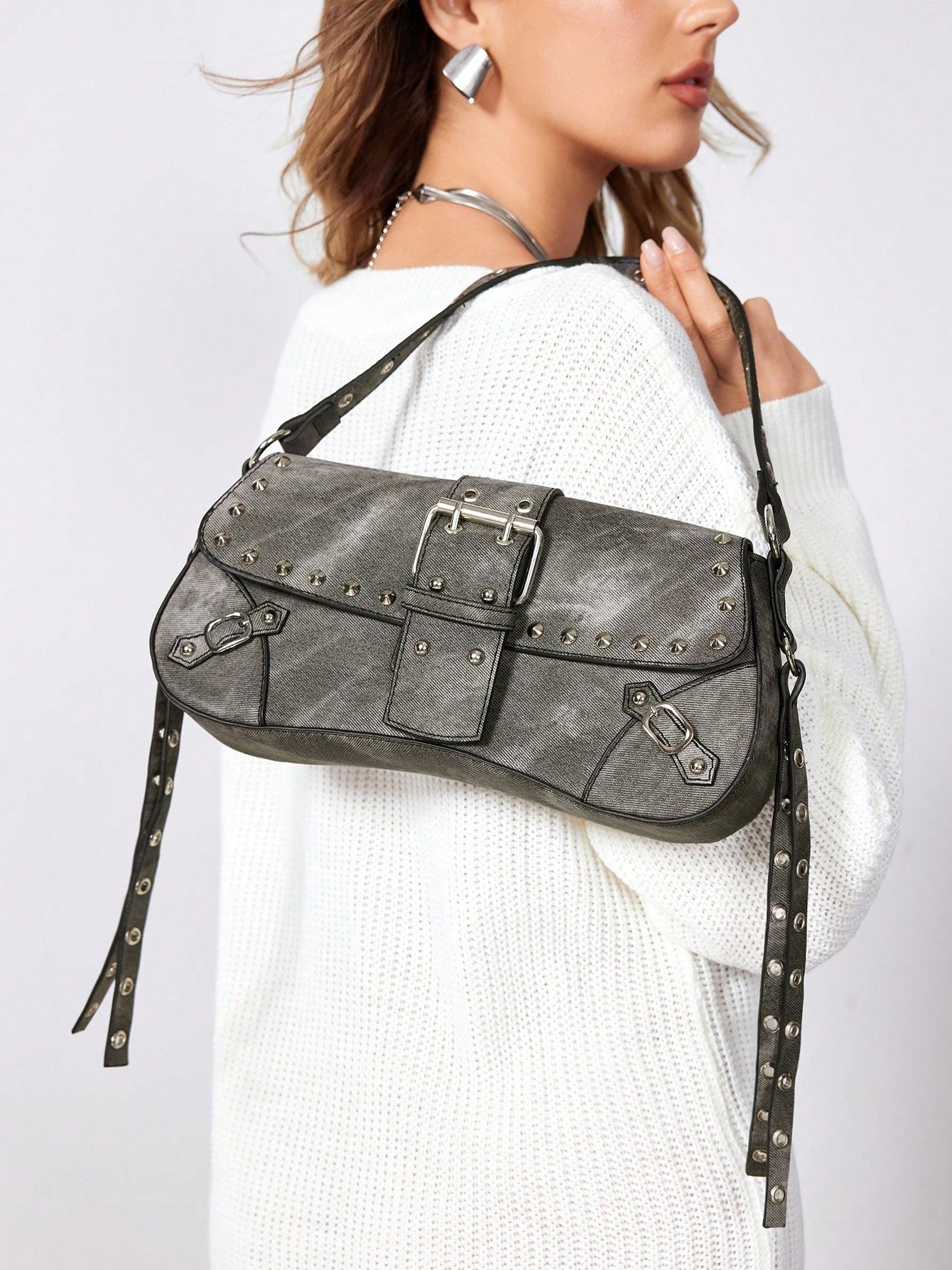 SHEIN X Lucía Bellido SHEIN SXY Fashionable Black Stud Shoulder Bag For Women, Versatile, Shopping Bag, Cool, Street Bag, Teenagers