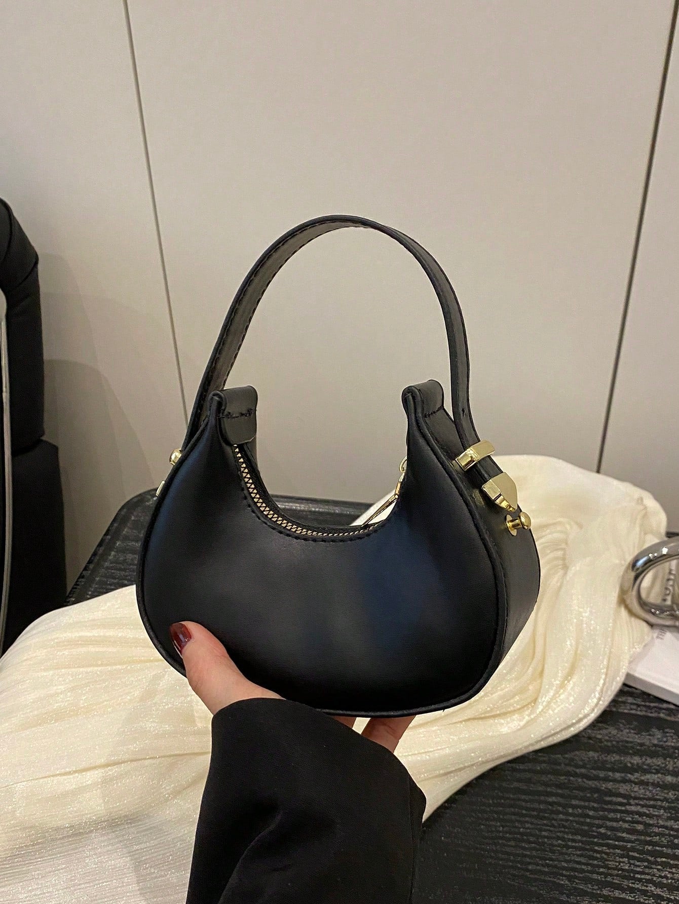 Mini Cute Leopard Print Shoulder Bag For Women, Fashionable & High-Quality Half Moon Shape Handbag, Stylish & Lightweight, Fall Winter Fashionable Cheetah Print Purse For Women, New Fall Winter Tiger Print Bag For Women