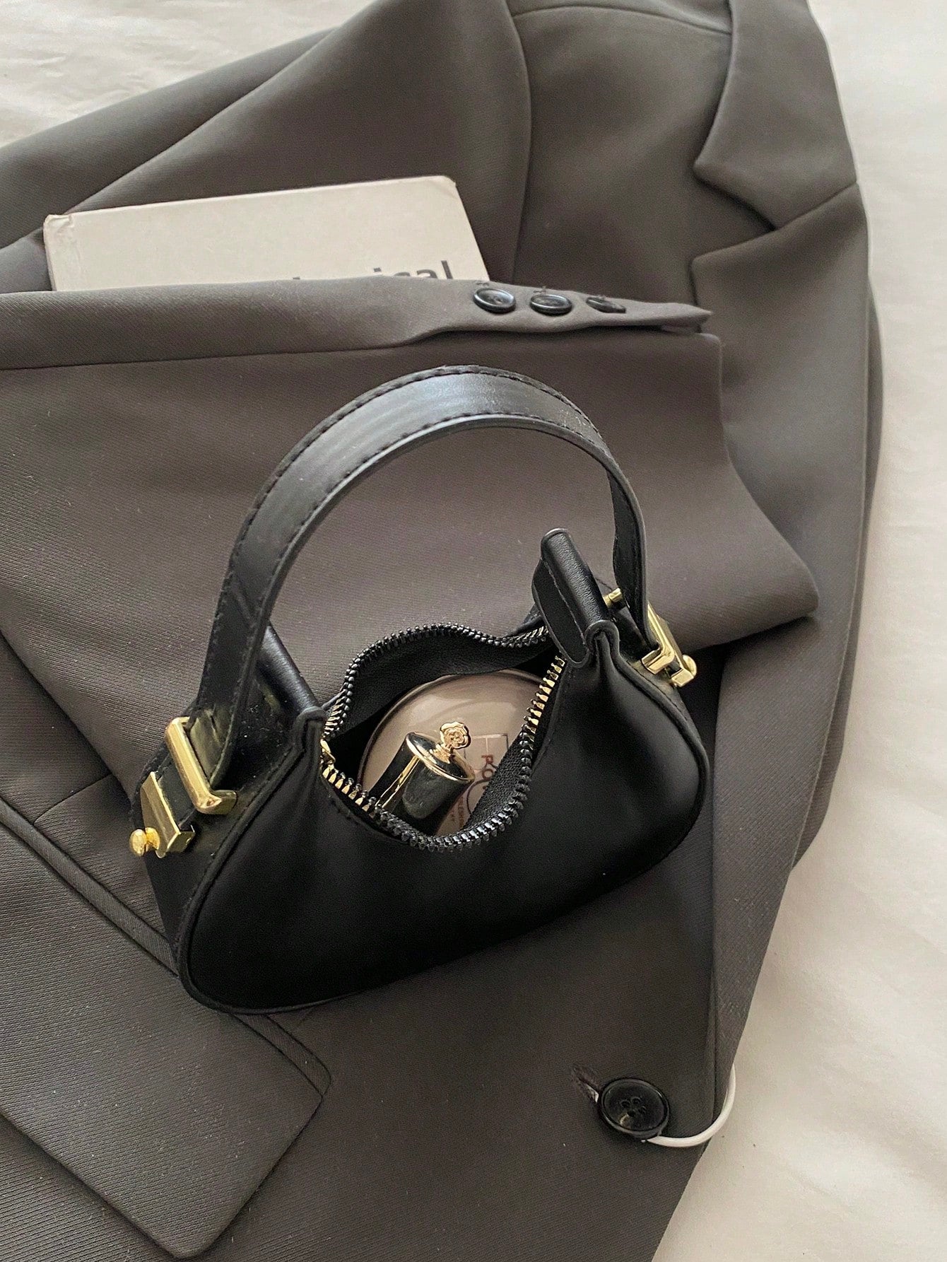 Mini Cute Leopard Print Shoulder Bag For Women, Fashionable & High-Quality Half Moon Shape Handbag, Stylish & Lightweight, Fall Winter Fashionable Cheetah Print Purse For Women, New Fall Winter Tiger Print Bag For Women