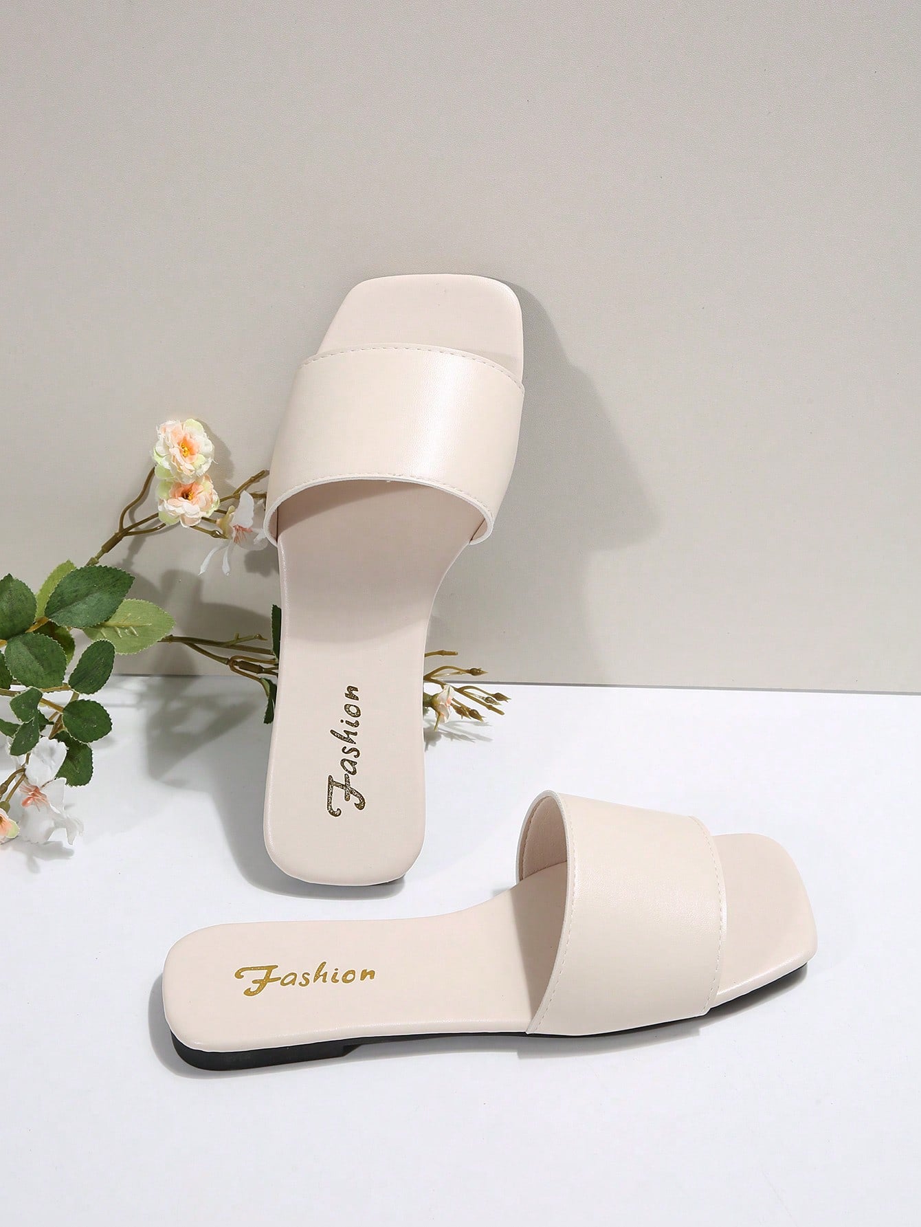 Plus Size Women's Black Slide Sandals, Spring/Summer New Black Square Toe Flat Sandals Suitable With Dresses To Make Legs Look Longer, Beach Slippers For Fashionable Girls, Non-Slip Indoor Slippers, Cute Girls' Plastic