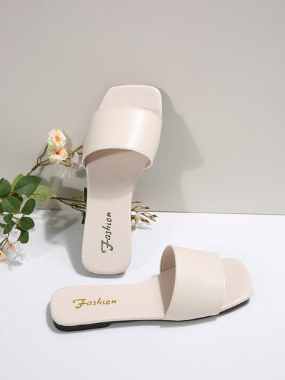 Plus Size Women's Black Slide Sandals, Spring/Summer New Black Square Toe Flat Sandals Suitable With Dresses To Make Legs Look Longer, Beach Slippers For Fashionable Girls, Non-Slip Indoor Slippers, Cute Girls' Plastic