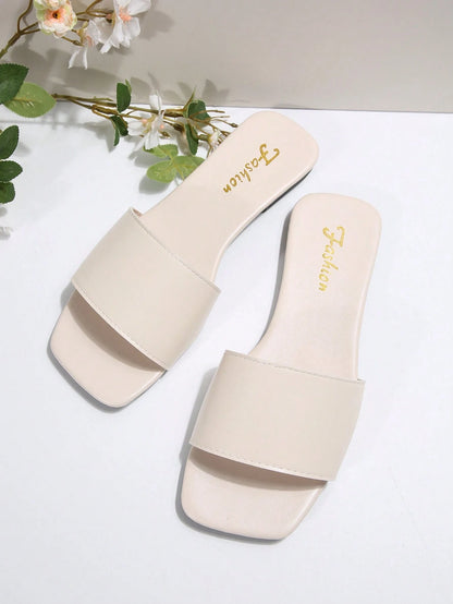 Plus Size Women's Black Slide Sandals, Spring/Summer New Black Square Toe Flat Sandals Suitable With Dresses To Make Legs Look Longer, Beach Slippers For Fashionable Girls, Non-Slip Indoor Slippers, Cute Girls' Plastic