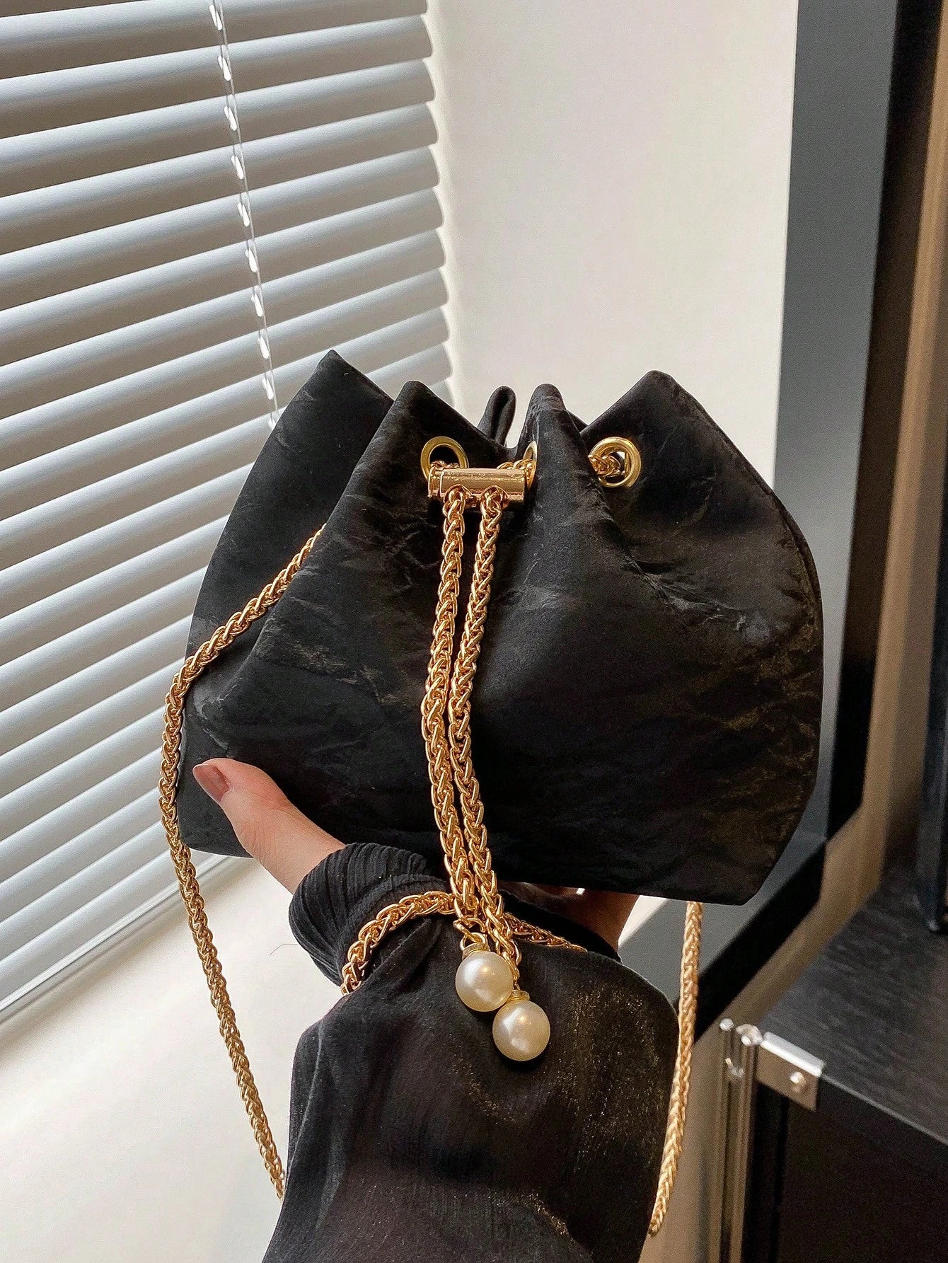 Fashion Solid Color Hollow Out Woven Chain Drawstring Mini Crossbody Bucket Bag