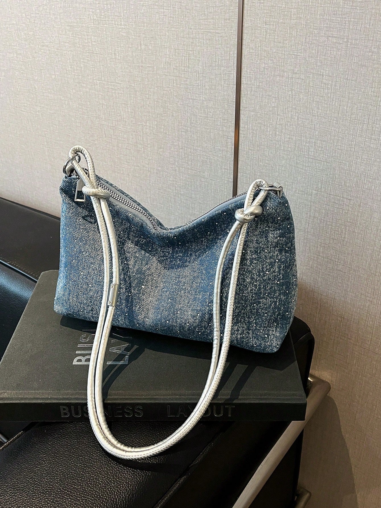 1pc Gold-Tone Glittery Crescent Moon Shape PVC Shoulder Bag For Women