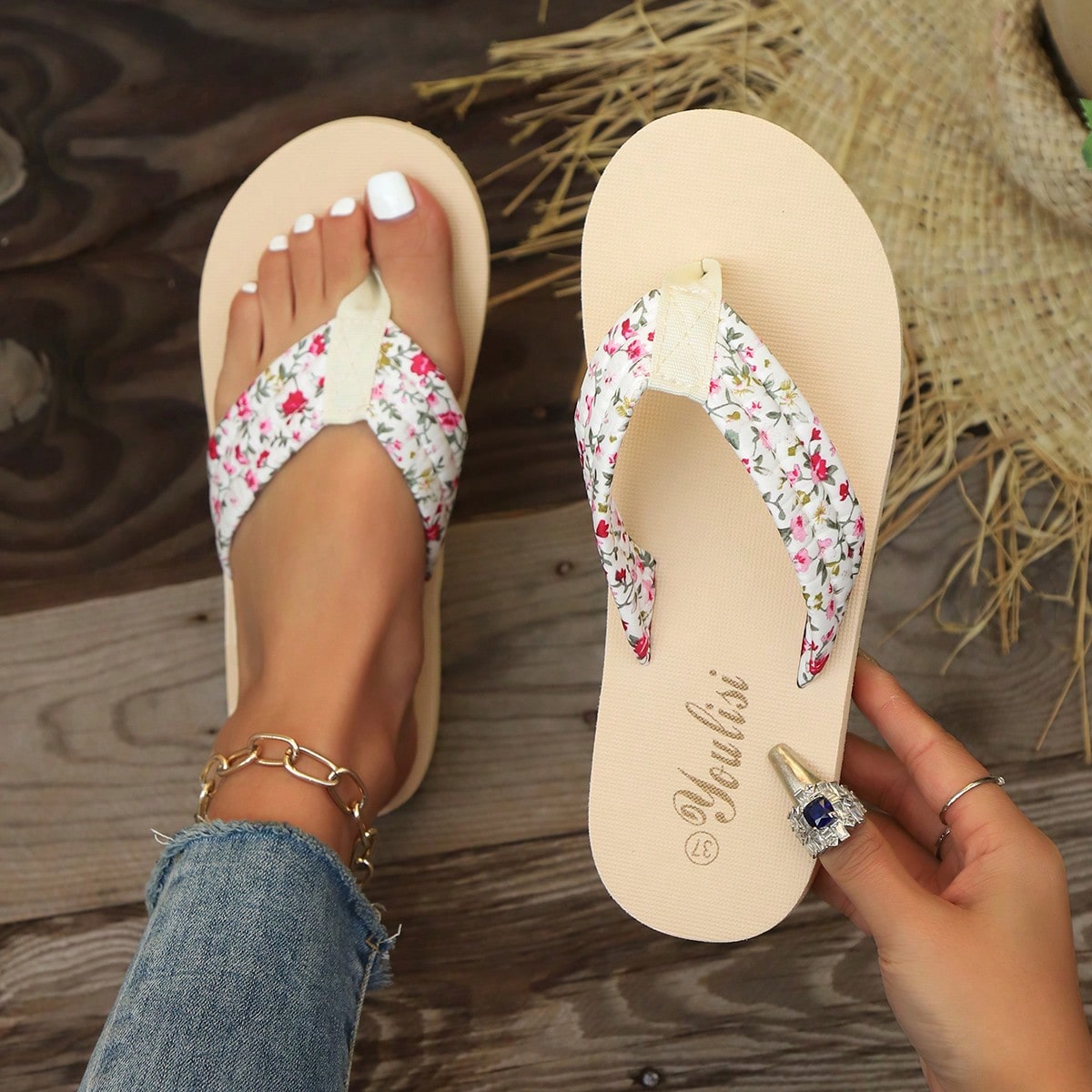 Women's Flip Flops - European & American Style Lightweight Comfortable Casual House Thong Sandals - Beach Slippers