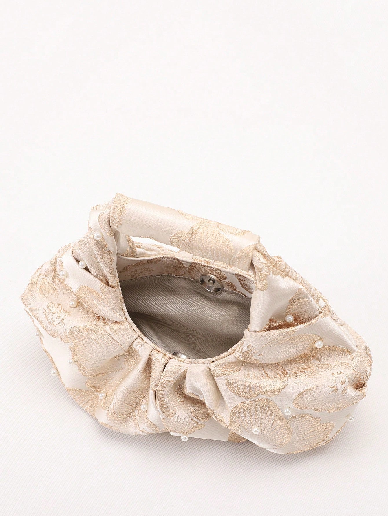 2024 Spring New Arrival Women Handbag, One Piece Of Solid Color Pearl Glossy PU Cloud Bag, Fashionable And Concise Stitching Design With Elegant Elegant For Lady, Foldable And Wrinkled Bag Style.