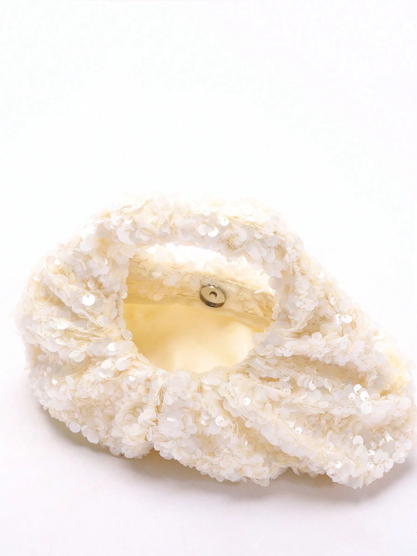 2024 Spring New Arrival Women Handbag, One Piece Of Solid Color Pearl Glossy PU Cloud Bag, Fashionable And Concise Stitching Design With Elegant Elegant For Lady, Foldable And Wrinkled Bag Style.