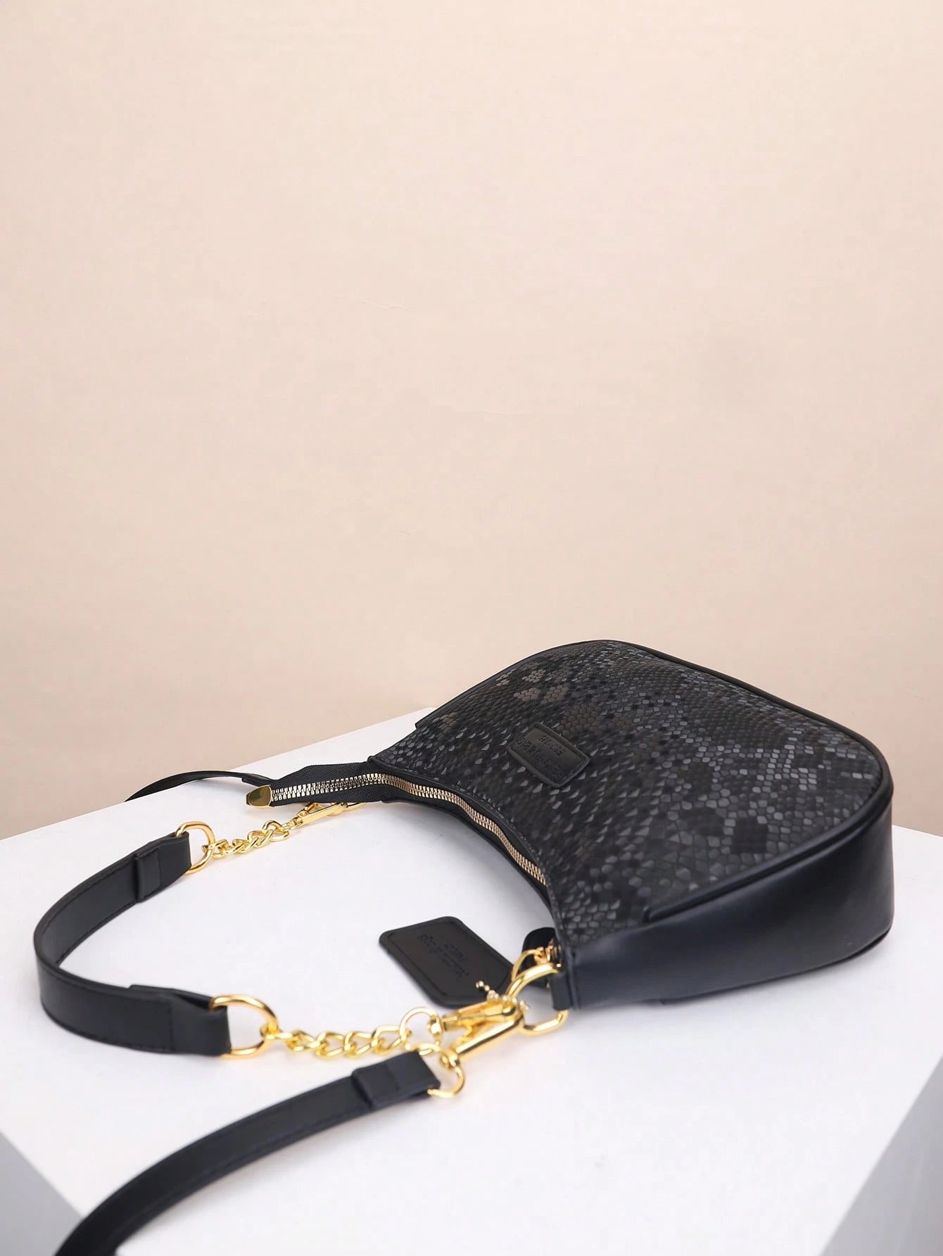 1pc Solid Color PU Leather Shoulder Bag For Women, Versatile Crossbody Bag For Commuting, Adjustable Shoulder Strap