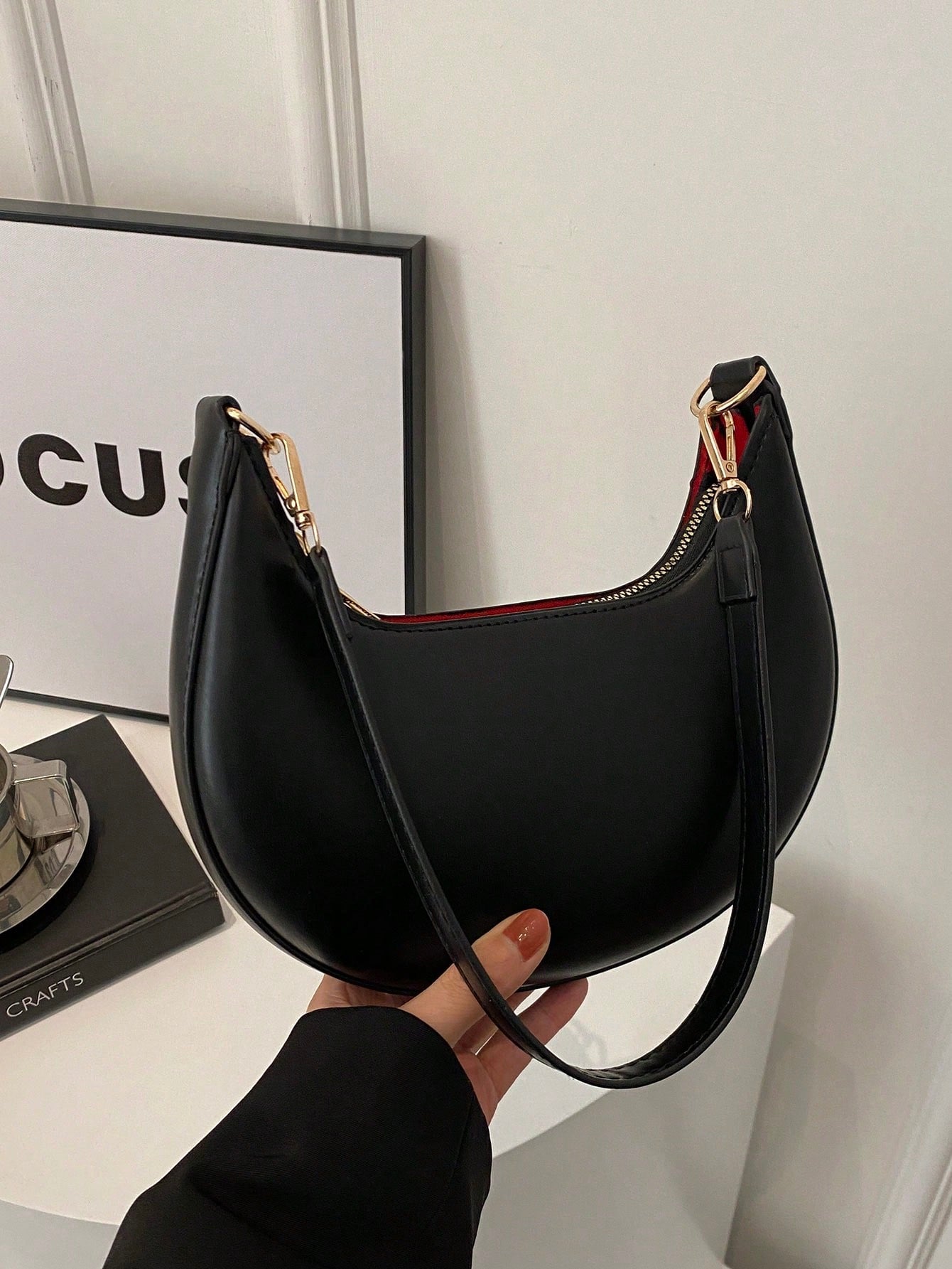 1pc Coffee Brown Crescent-Shaped PU Leather Shoulder Bag, Fashion Simple Solid Color Women Underarm Bag, Autumn/Winter