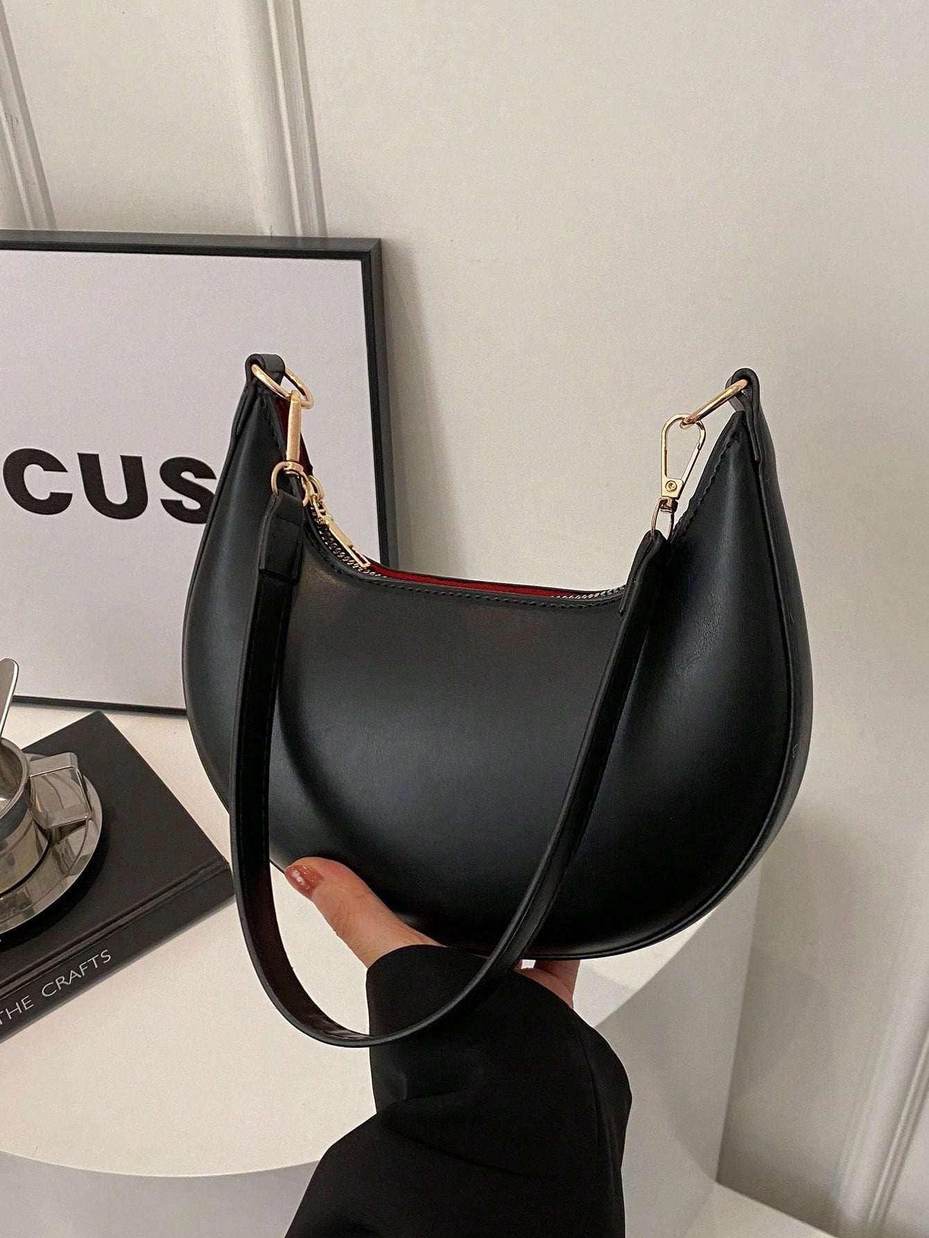1pc Coffee Brown Crescent-Shaped PU Leather Shoulder Bag, Fashion Simple Solid Color Women Underarm Bag, Autumn/Winter