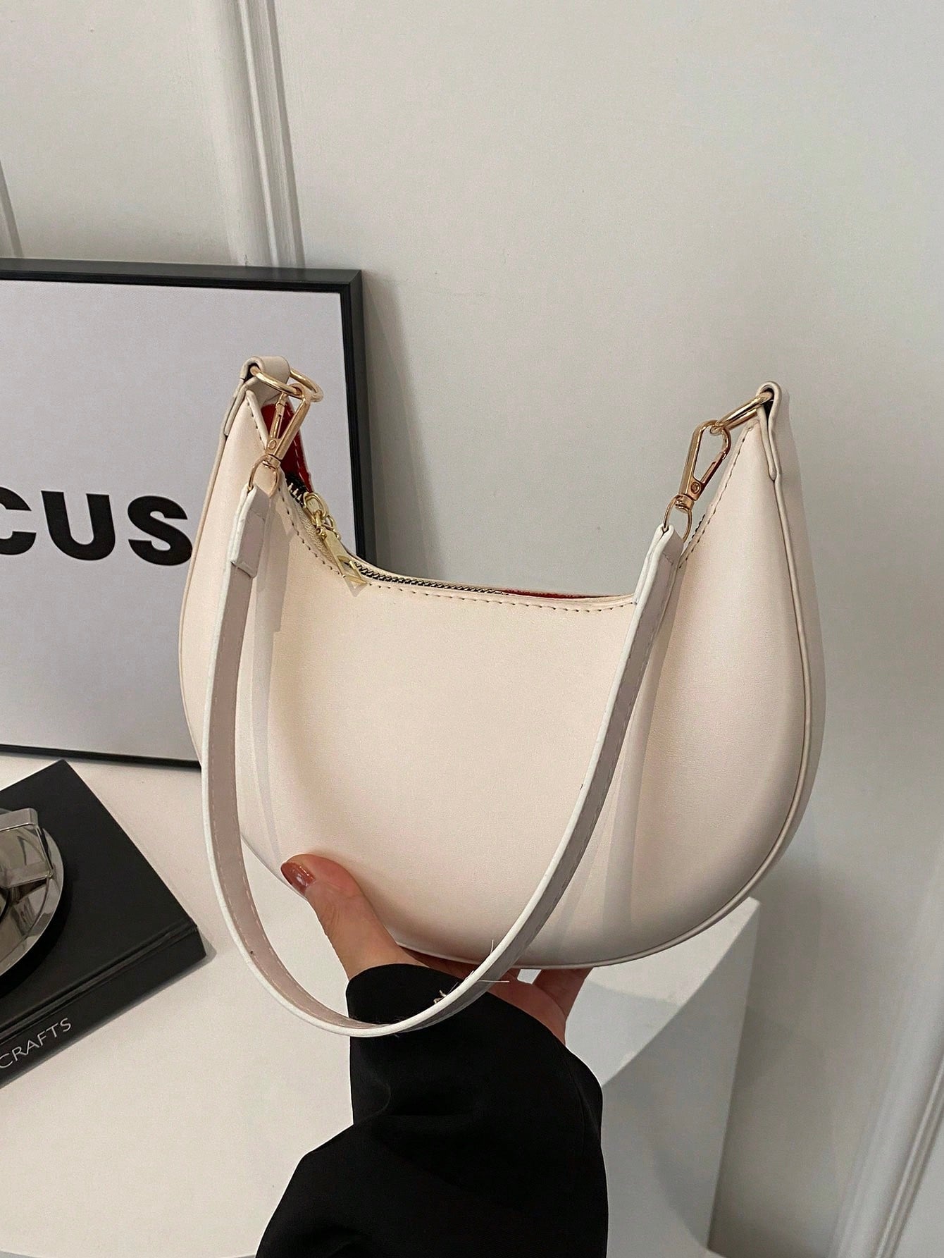 1pc Coffee Brown Crescent-Shaped PU Leather Shoulder Bag, Fashion Simple Solid Color Women Underarm Bag, Autumn/Winter