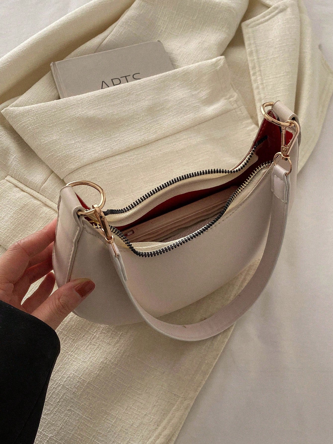 1pc Coffee Brown Crescent-Shaped PU Leather Shoulder Bag, Fashion Simple Solid Color Women Underarm Bag, Autumn/Winter