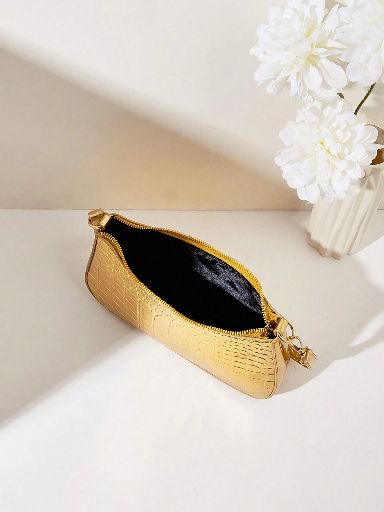 Women's Fashion Solid Color Crocodile Pattern Baguette Shoulder Bag