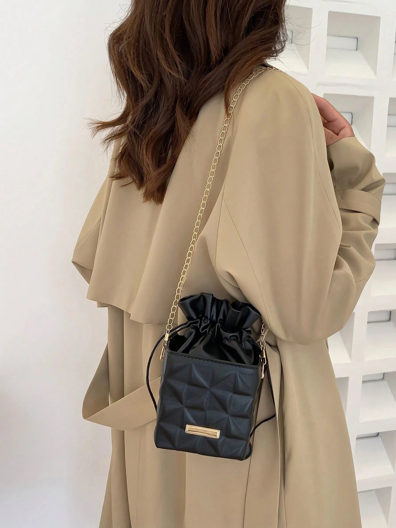 Women's Drawstring Closure Square Mini Chain Crossbody Bag