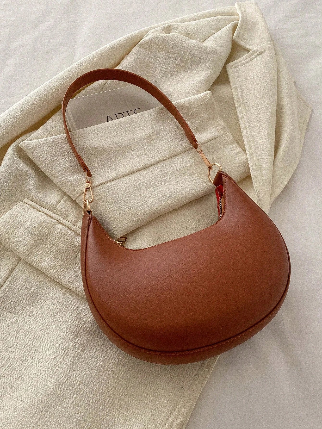 1pc Coffee Brown Crescent-Shaped PU Leather Shoulder Bag, Fashion Simple Solid Color Women Underarm Bag, Autumn/Winter