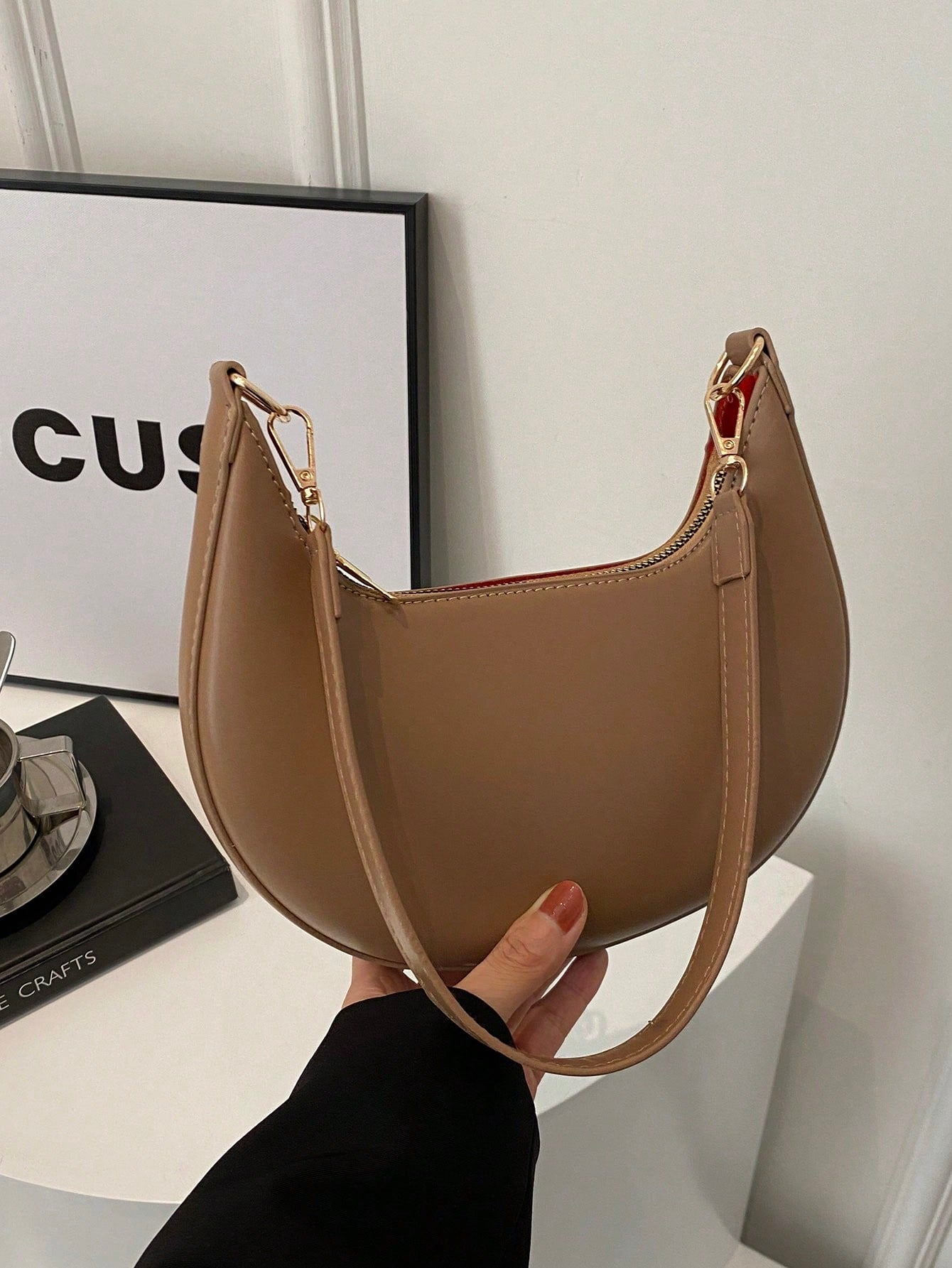 1pc Coffee Brown Crescent-Shaped PU Leather Shoulder Bag, Fashion Simple Solid Color Women Underarm Bag, Autumn/Winter