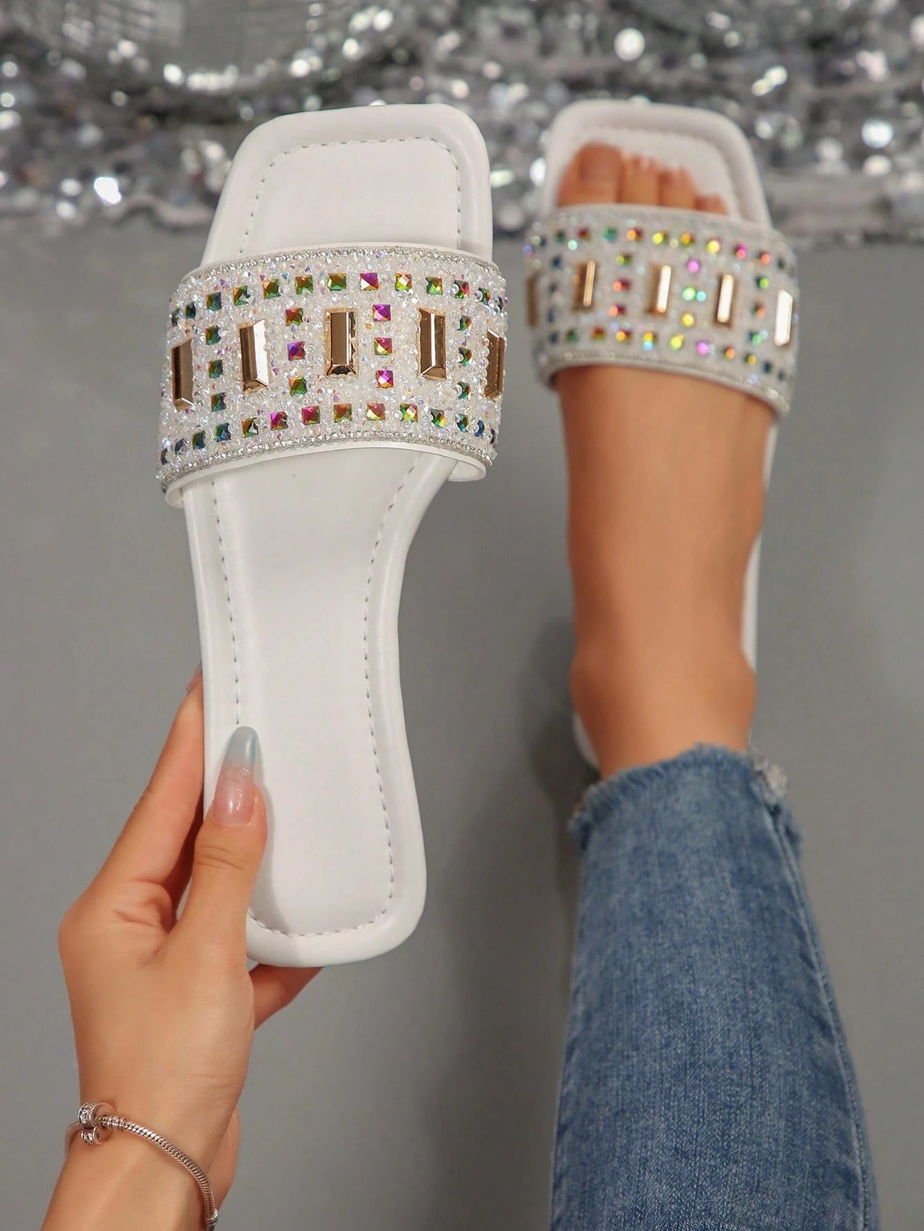 New Plus Size Luxury Anti-Slip Square Toe Mule Rhinestone & Pearl Embellished Fashion Versatile Women Beach Vacation Sandals