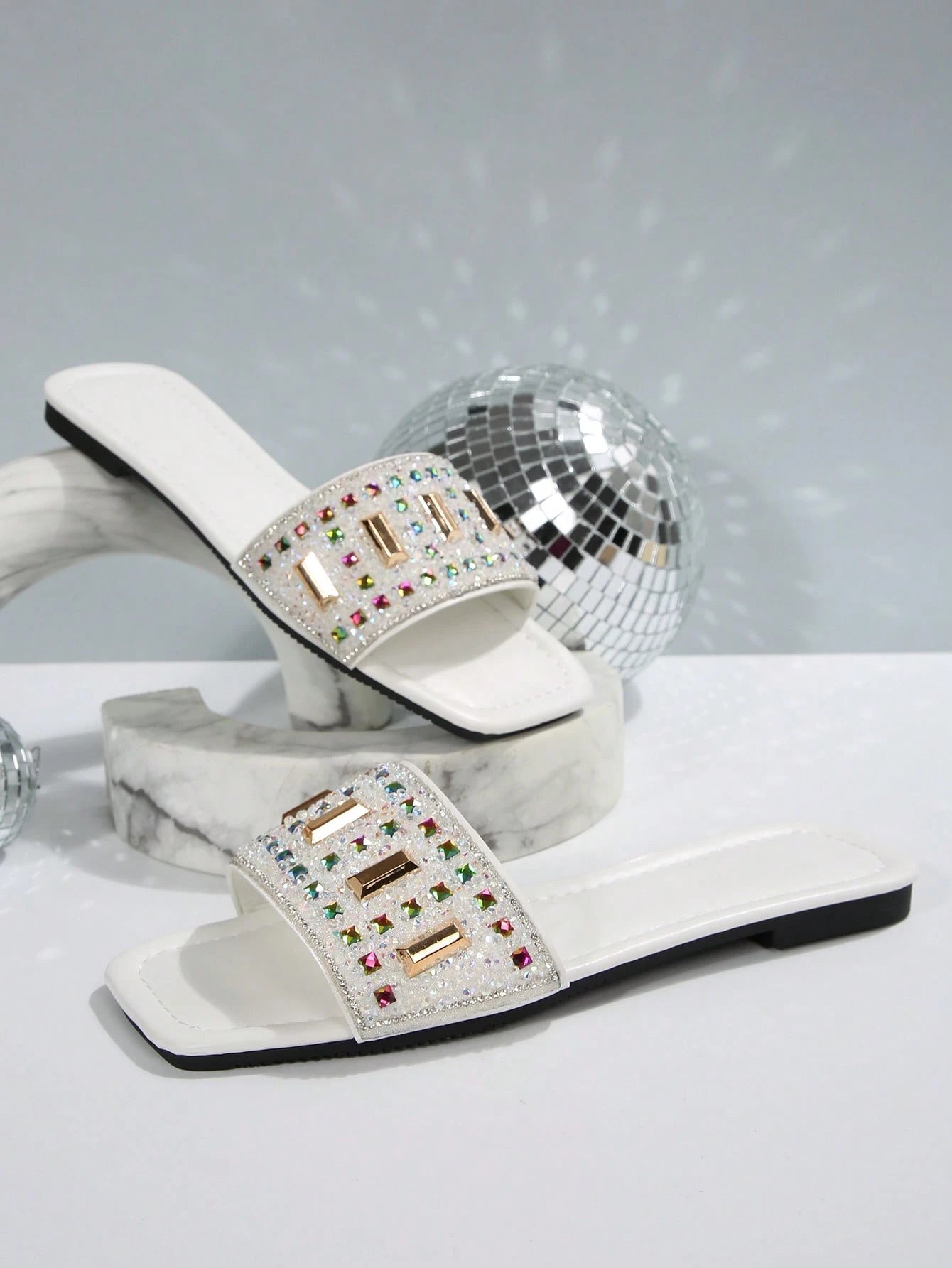 New Plus Size Luxury Anti-Slip Square Toe Mule Rhinestone & Pearl Embellished Fashion Versatile Women Beach Vacation Sandals